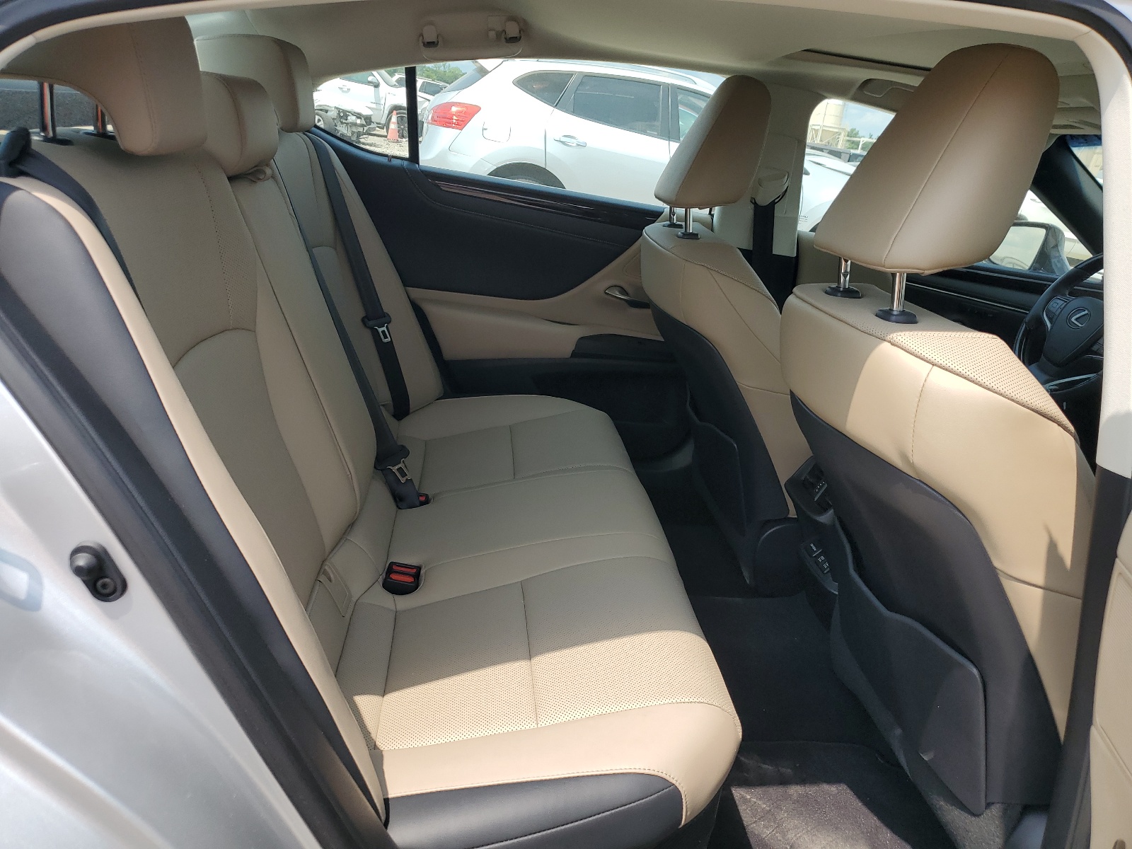 58AB21B14KU003854 2019 Lexus Es 300H