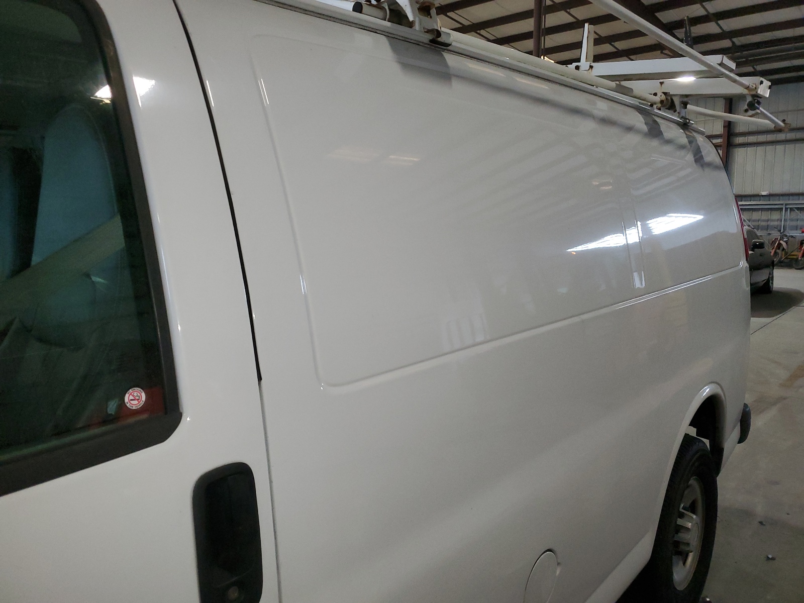 1GCWGFCF7F1256468 2015 Chevrolet Express G2500