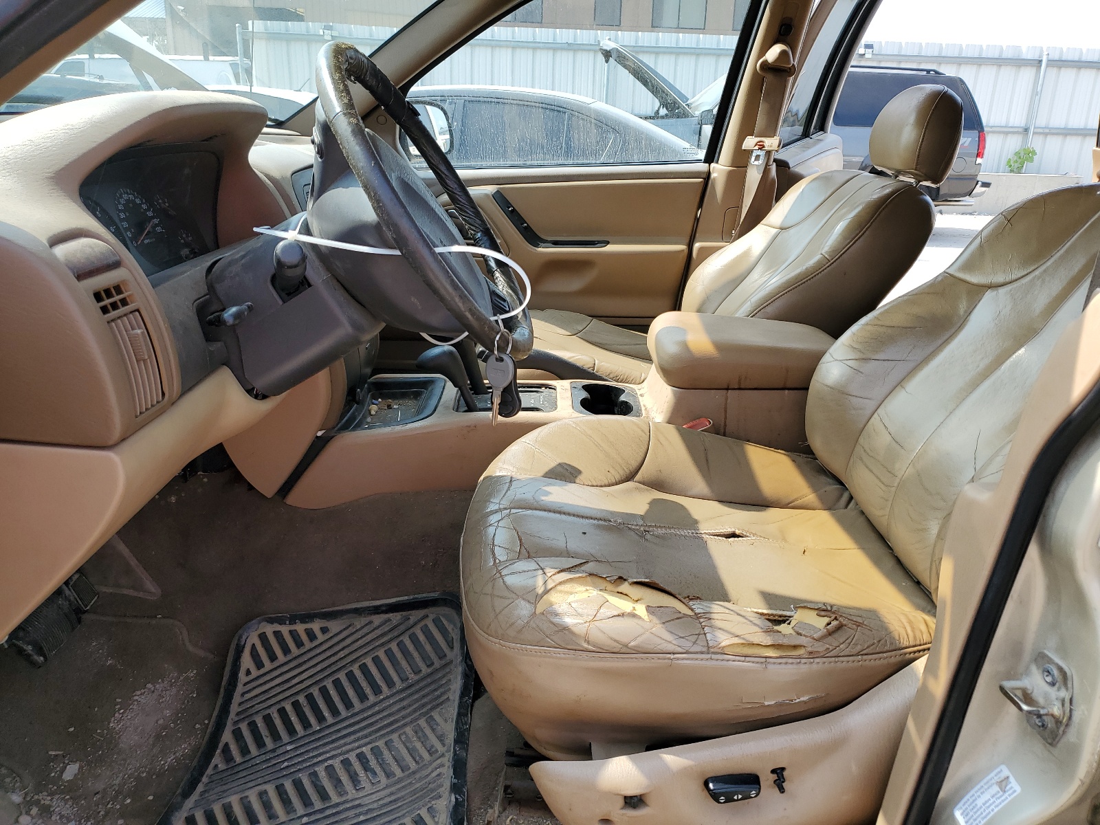 1J4GW48S3YC418132 2000 Jeep Grand Cherokee Laredo