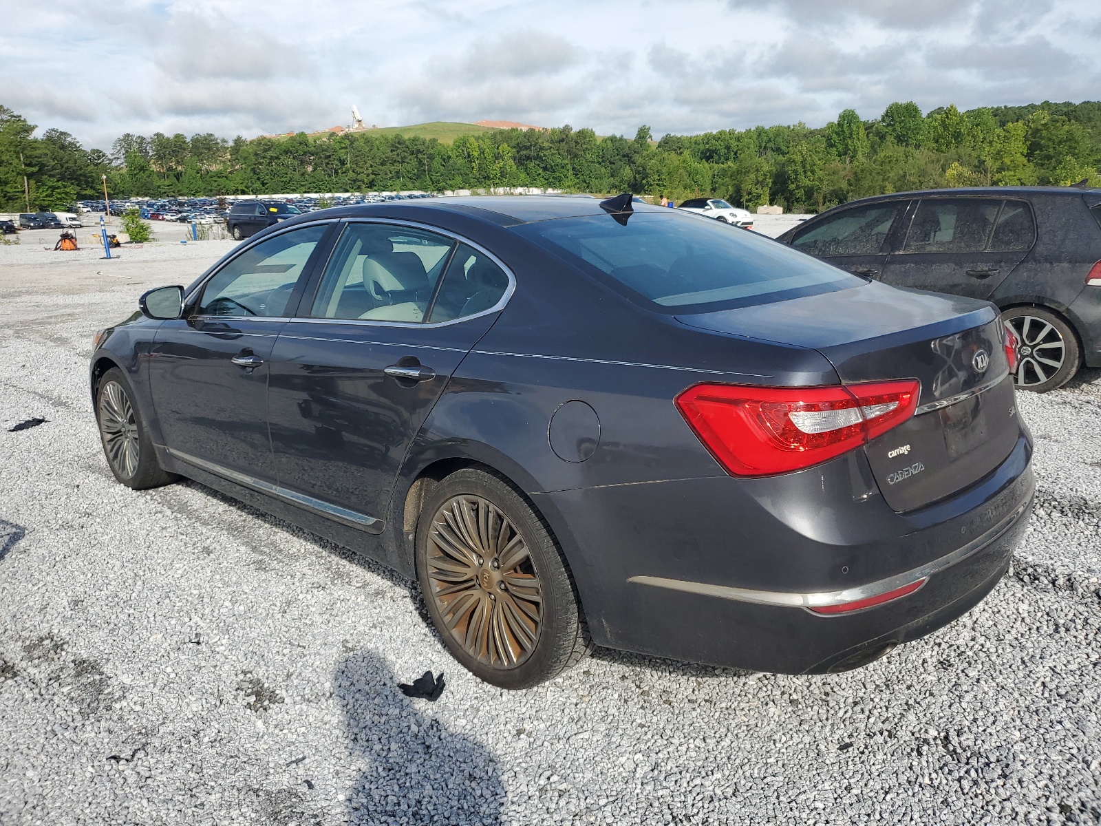 2014 Kia Cadenza Premium vin: KNALN4D74E5151928