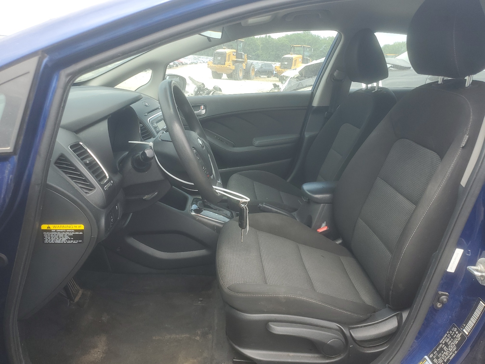 3KPFK4A74HE110687 2017 Kia Forte Lx