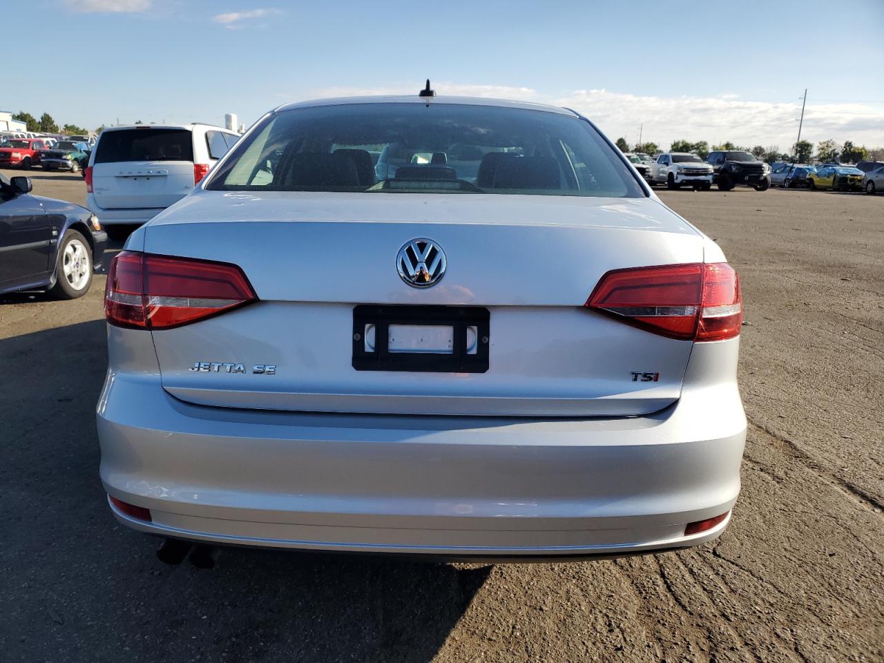 3VWD17AJ8FM290389 2015 Volkswagen Jetta Se