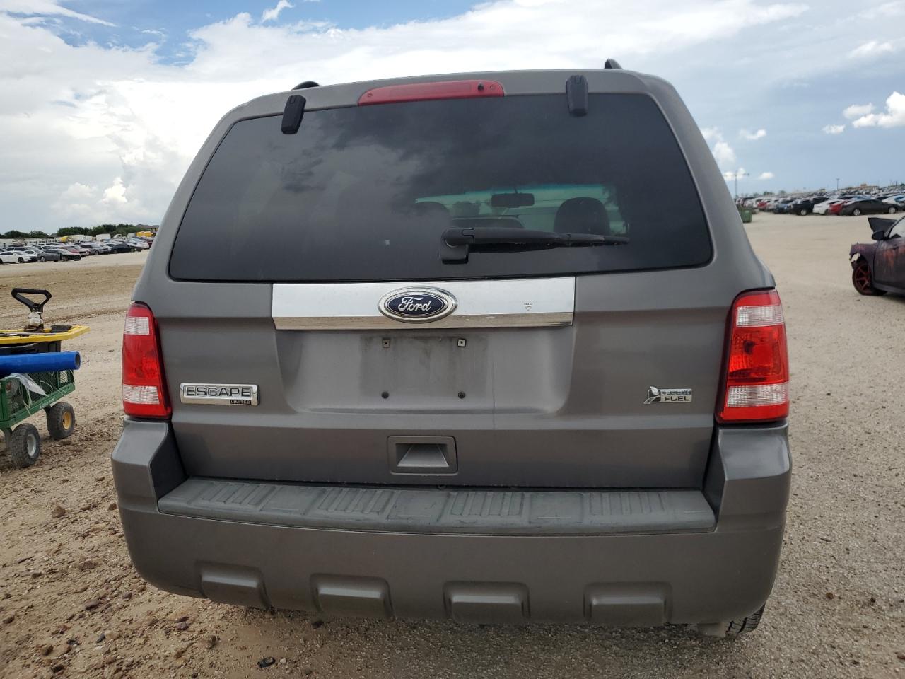 2011 Ford Escape Limited VIN: 1FMCU0EGXBKA16961 Lot: 64710914
