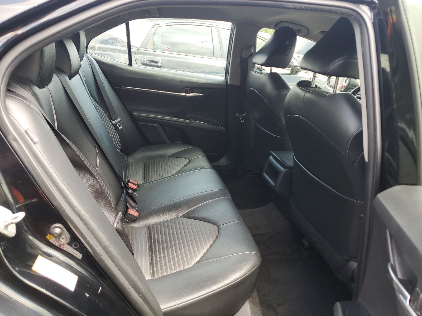 2018 Toyota Camry L vin: JTNB11HK4J3003285