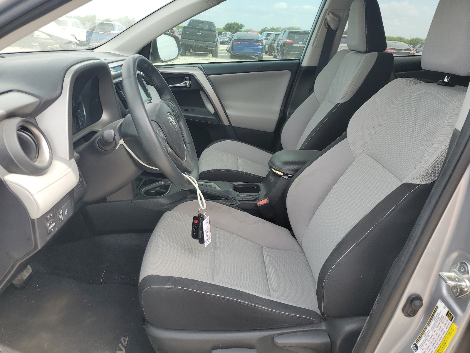 2T3WFREV6HW404901 2017 Toyota Rav4 Xle