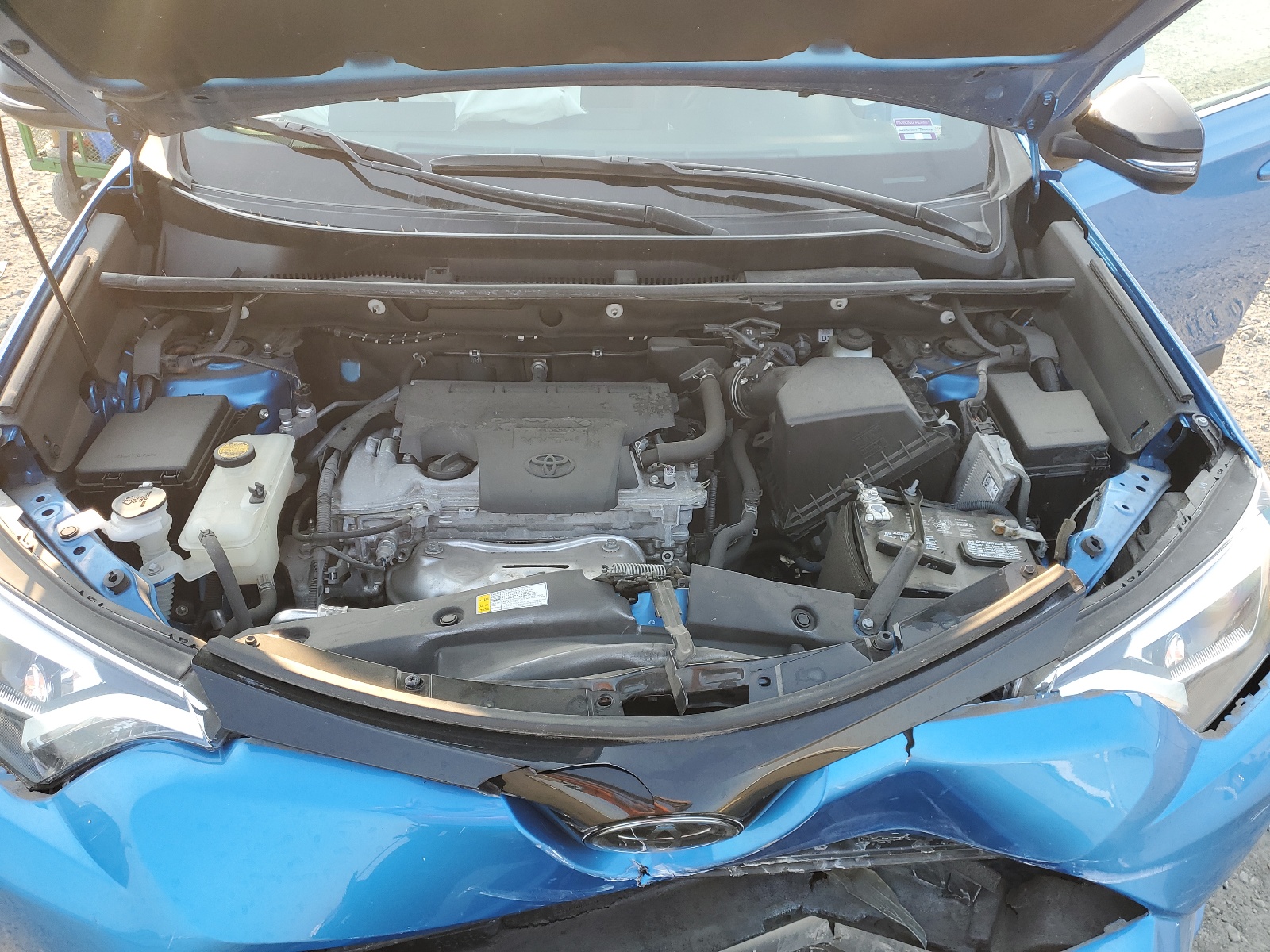 2T3JFREV3HW599639 2017 Toyota Rav4 Se