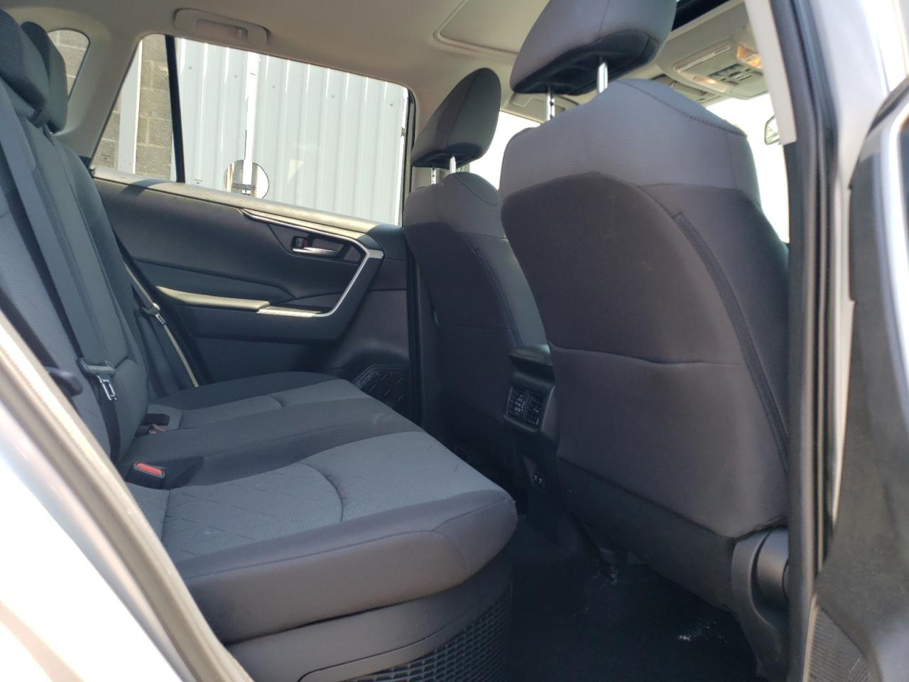 2020 Toyota Rav4 Xle VIN: 2T3R6RFV4LW001309 Lot: 63445824