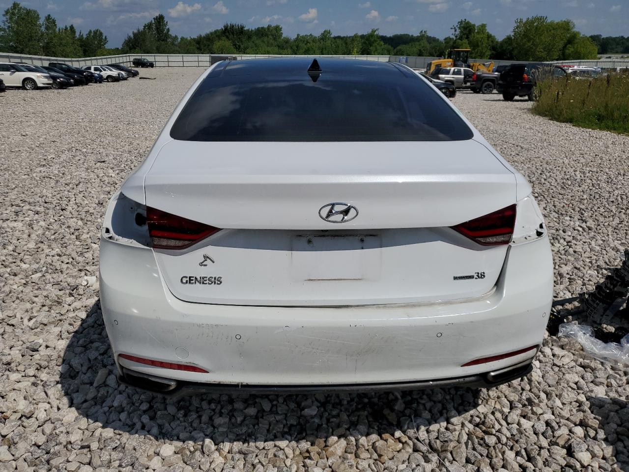 2015 Hyundai Genesis 3.8L VIN: KMHGN4JE7FU015514 Lot: 62719774