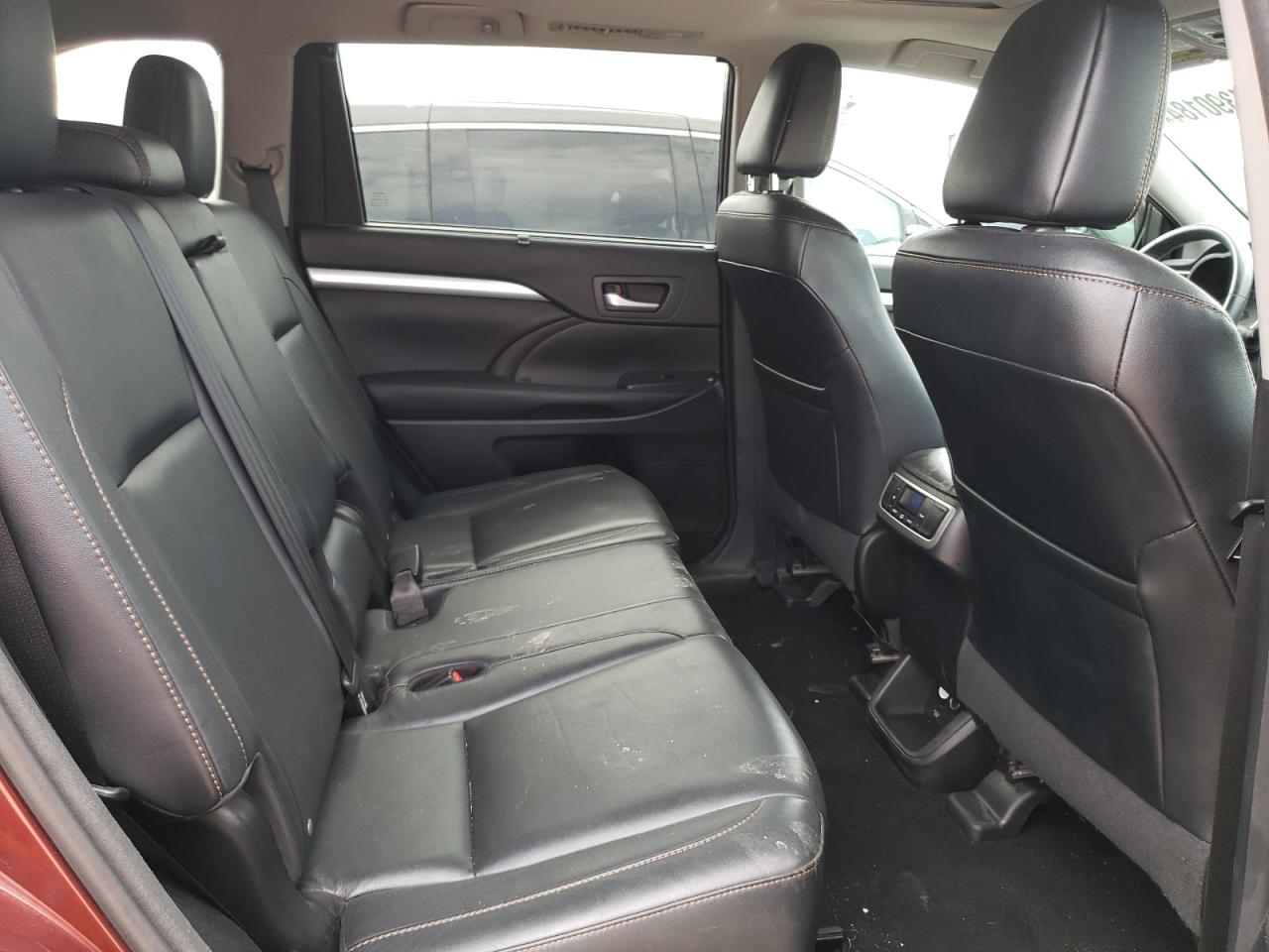 2016 Toyota Highlander Xle VIN: 5TDJKRFH2GS300520 Lot: 64390184