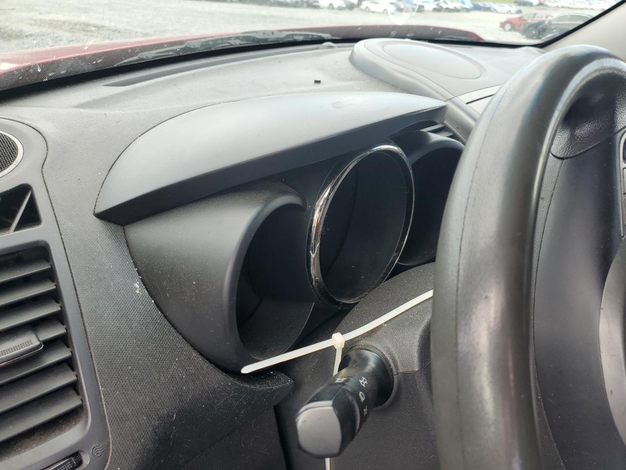 2011 Kia Soul + VIN: KNDJT2A2XB7261895 Lot: 63669984