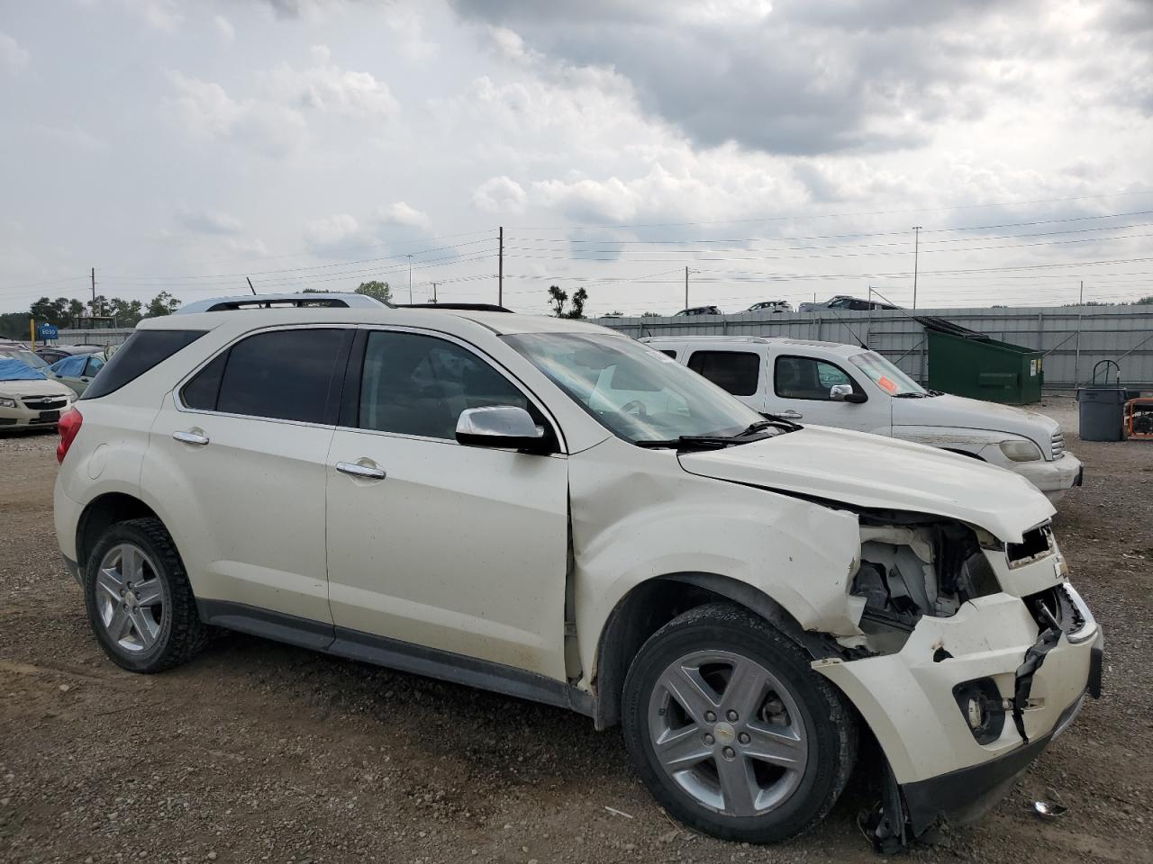 VIN 1GNALDEK4FZ100739 2015 CHEVROLET EQUINOX no.4