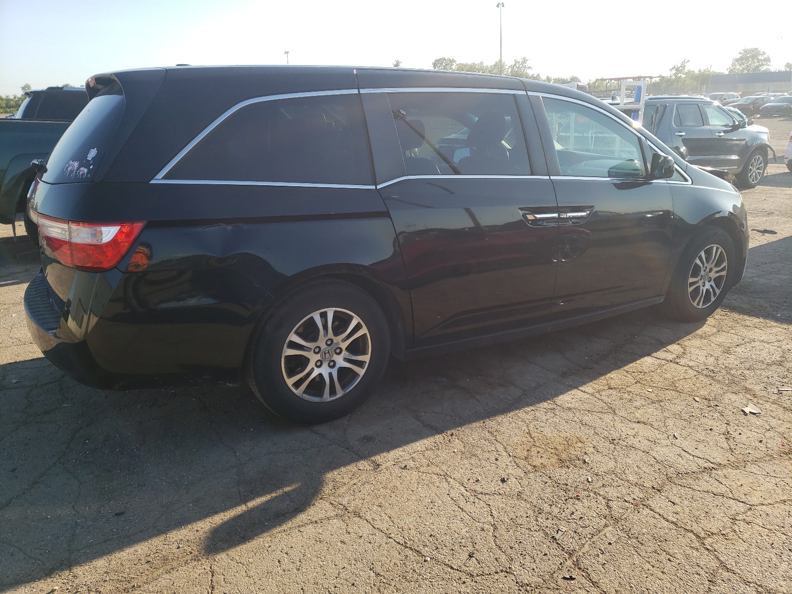 5FNRL5H6XBB038649 2011 Honda Odyssey Exl