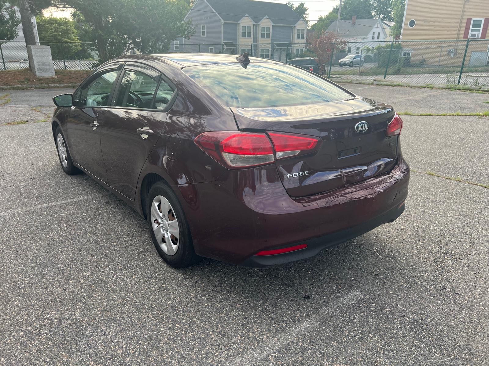 2017 Kia Forte Lx vin: 3KPFK4A79HE132538