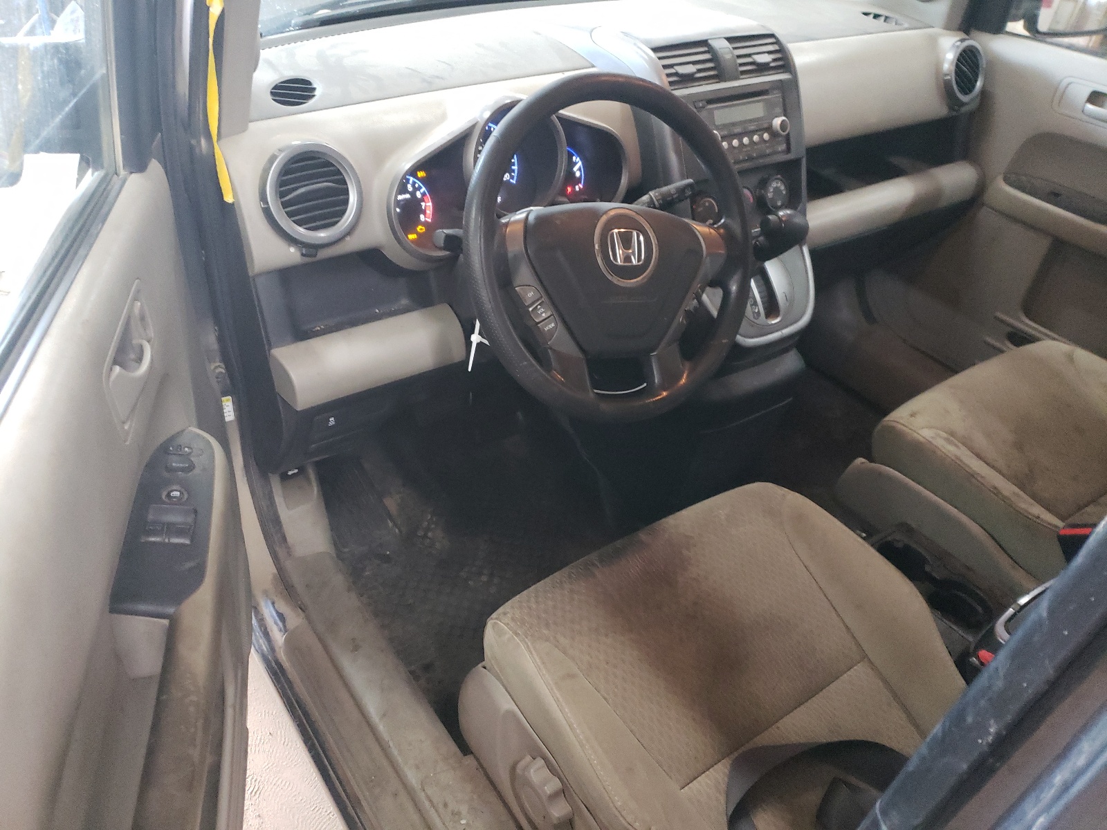 5J6YH2H76BL005711 2011 Honda Element Ex