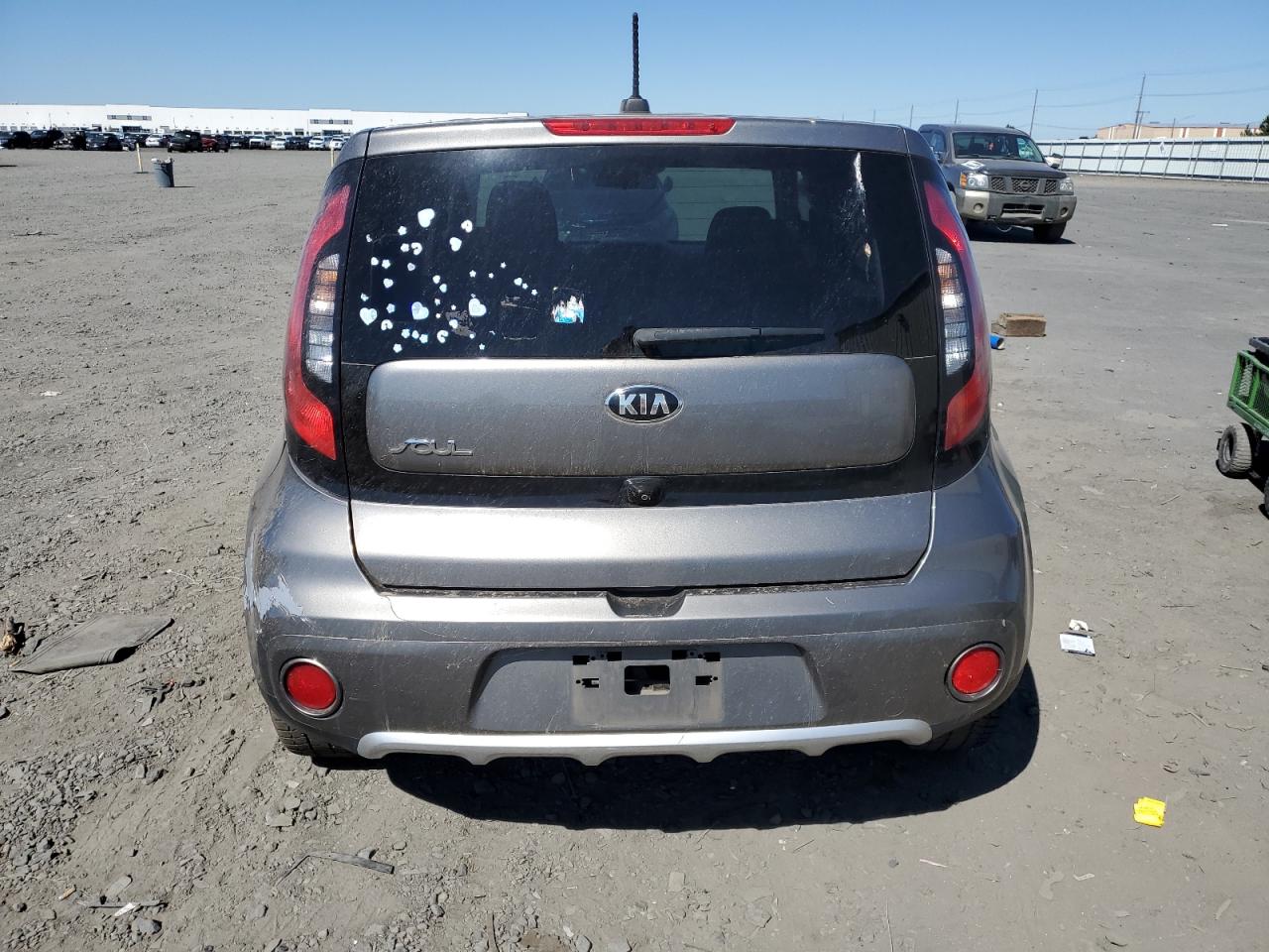 2017 Kia Soul + VIN: KNDJP3A5XH7497833 Lot: 65761084