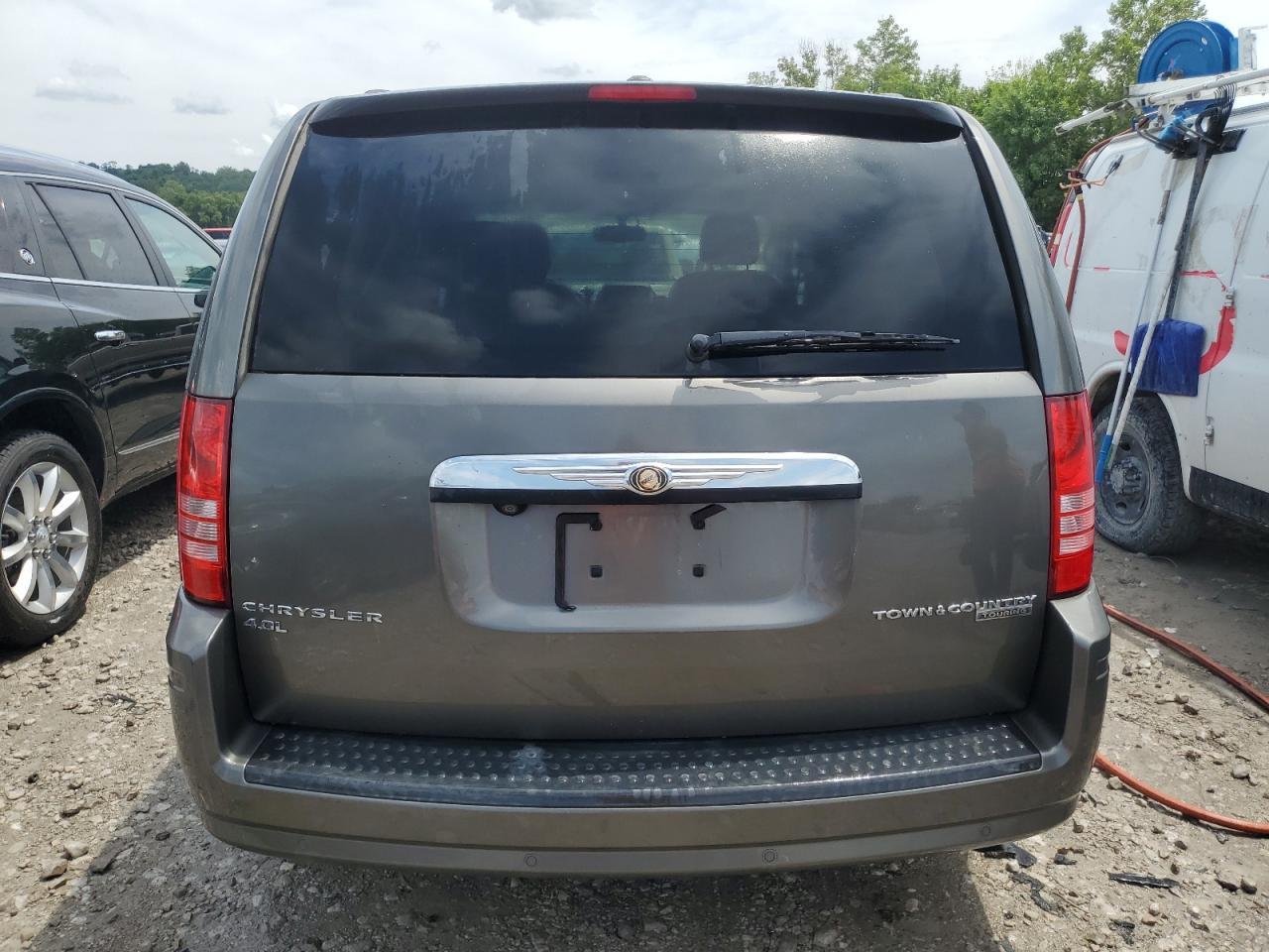 2010 Chrysler Town & Country Touring Plus VIN: 2A4RR8DX1AR375125 Lot: 62399104