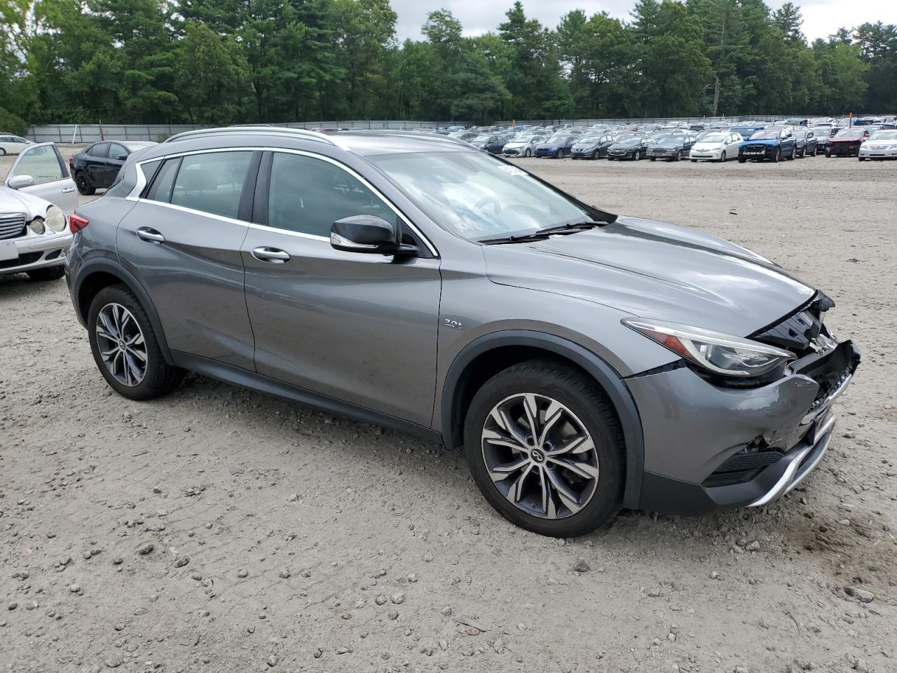 2017 Infiniti QX30 - Image 4
