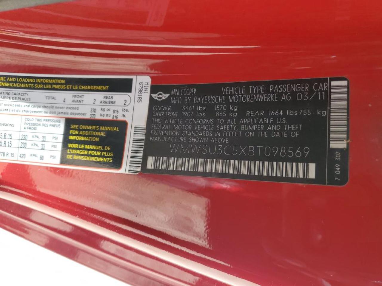 2011 Mini Cooper VIN: WMWSU3C5XBT098569 Lot: 60925474