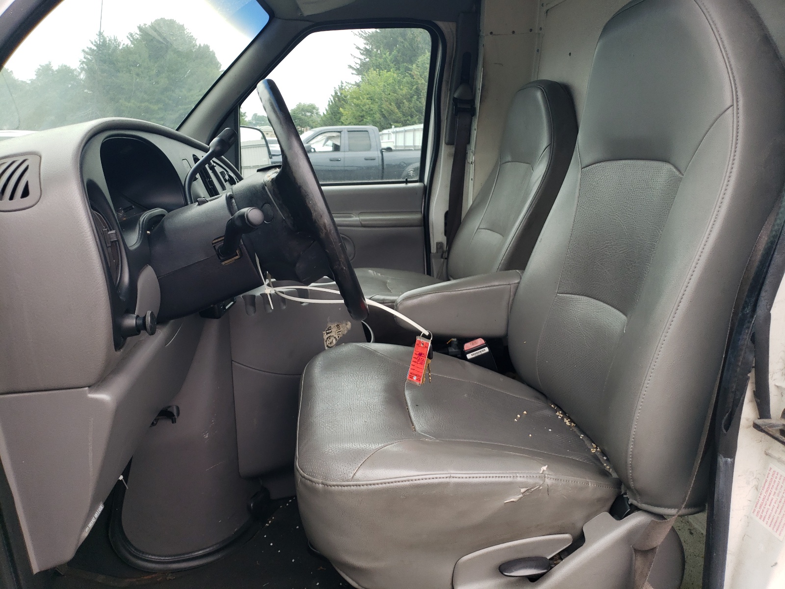 1FTNE24L8YHB78470 2000 Ford Econoline E250 Van