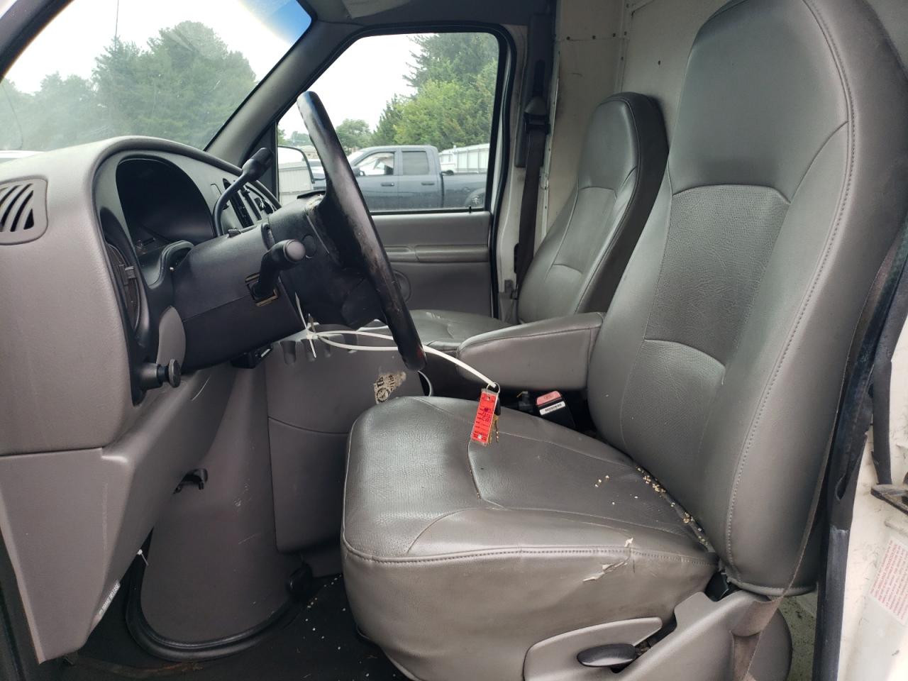 2000 Ford Econoline E250 Van VIN: 1FTNE24L8YHB78470 Lot: 64808724