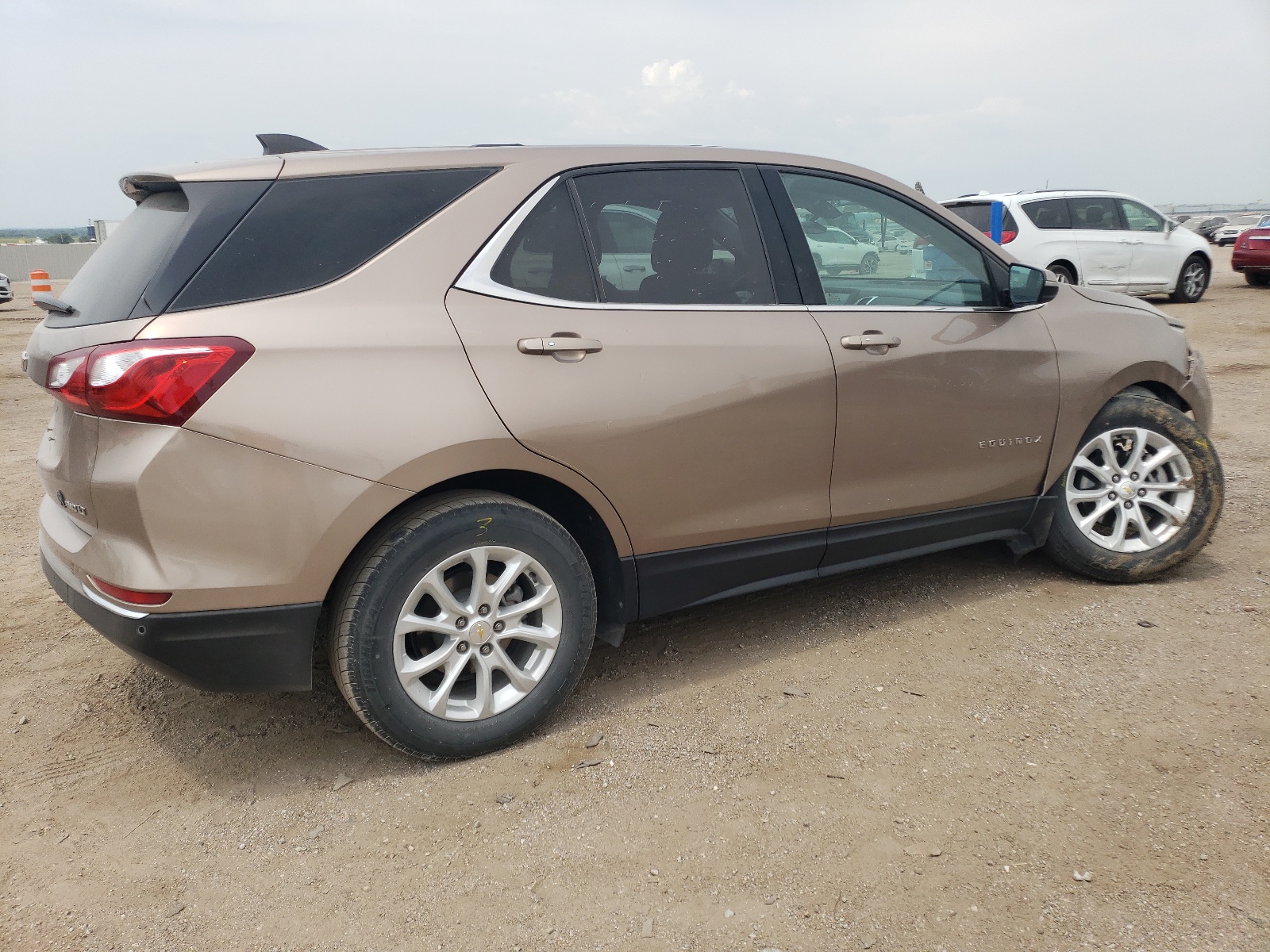 2GNAXSEV2J6249318 2018 Chevrolet Equinox Lt