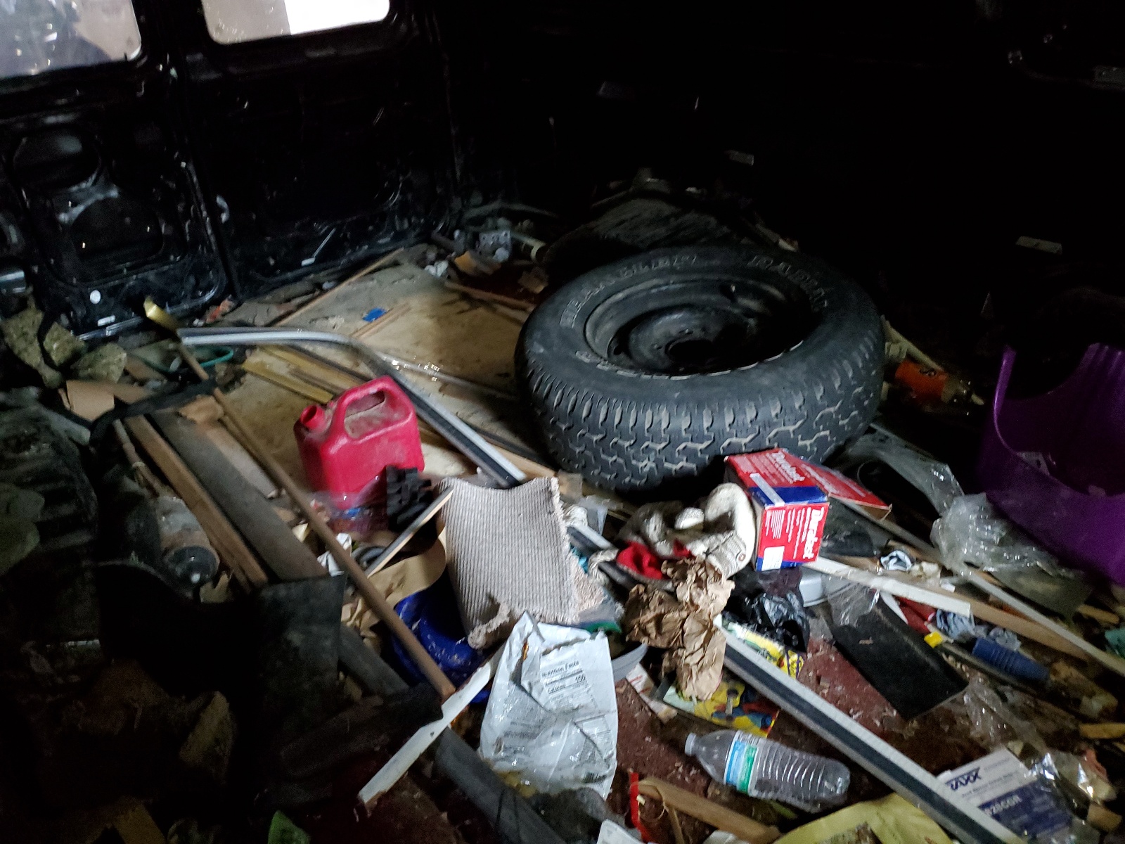 1FTRE14281HB74329 2001 Ford Econoline E150 Van