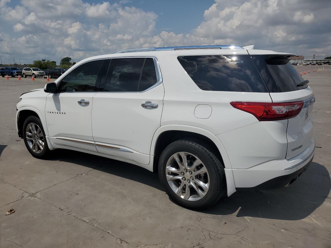 VIN 1GNERNKWXKJ318335 2019 CHEVROLET TRAVERSE no.2