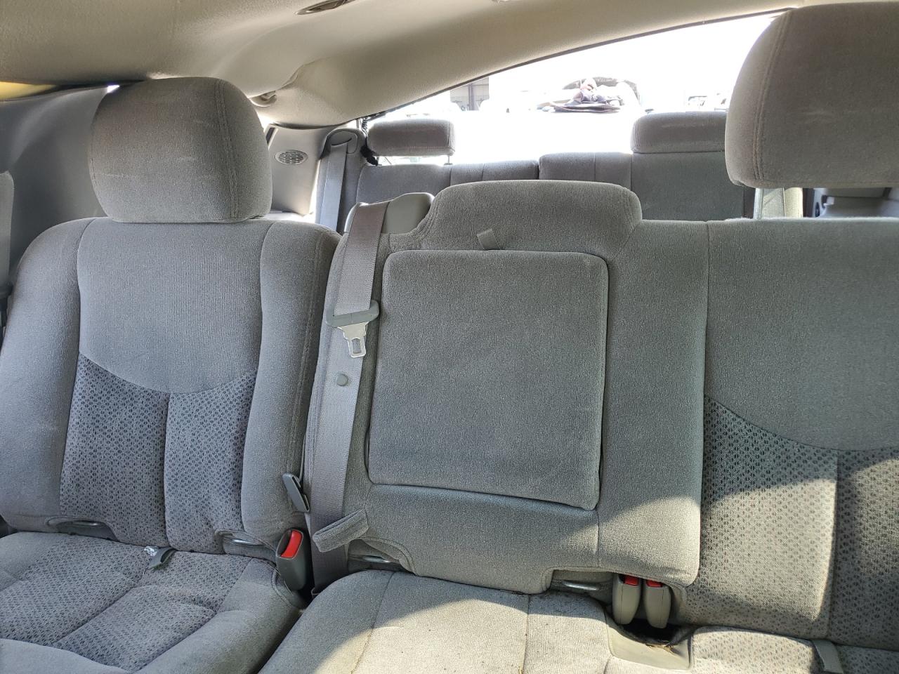 2004 Chevrolet Tahoe C1500 VIN: 1GNEC13Z34R310780 Lot: 64629454