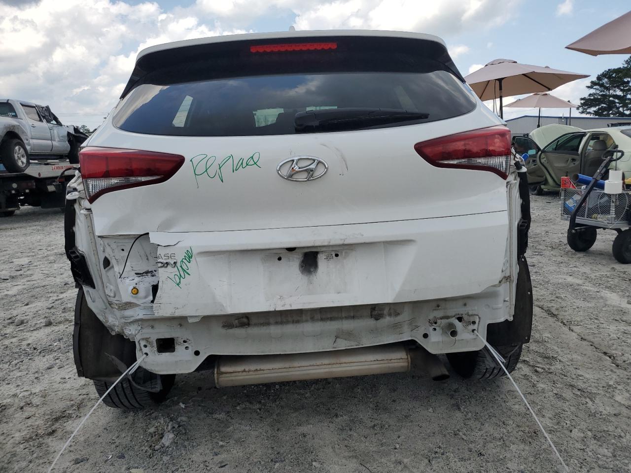 KM8J33A40JU705983 2018 Hyundai Tucson Sel