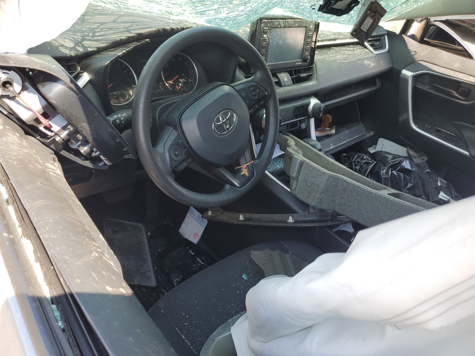 2T3F1RFV2LC097072 2020 Toyota Rav4 Le