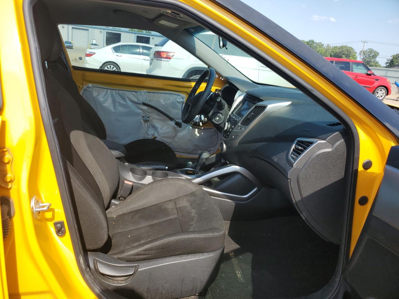 2016 Hyundai Veloster VIN: KMHTC6AD2GU281841 Lot: 61691534