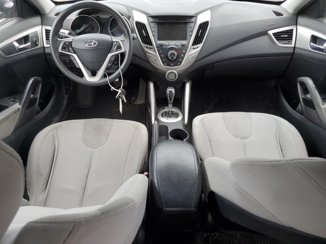 2012 Hyundai Veloster - Image 8