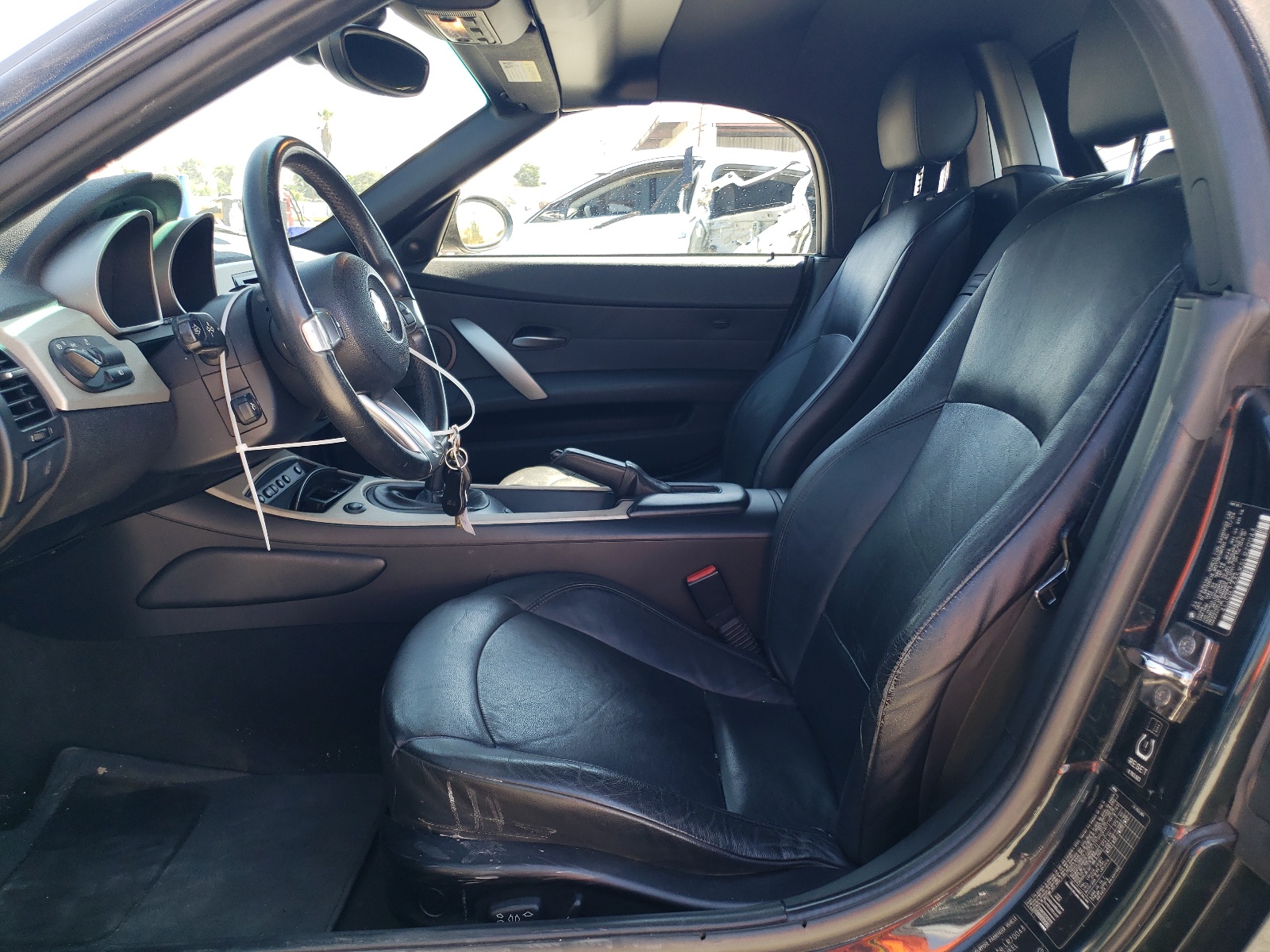 4USBT335X5LR70043 2005 BMW Z4 2.5