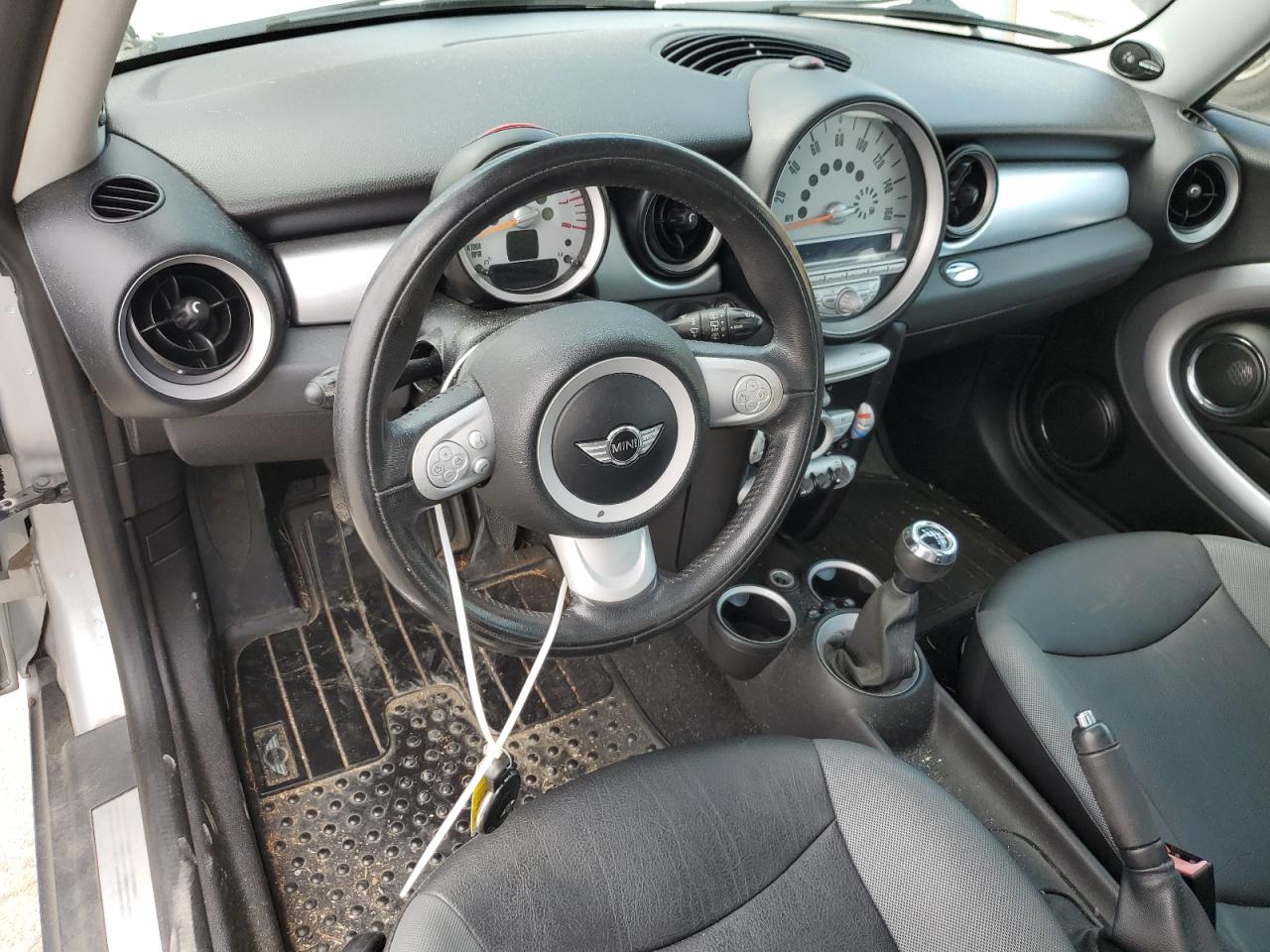 2010 Mini Cooper VIN: WMWMF3C59ATZ26595 Lot: 64814874