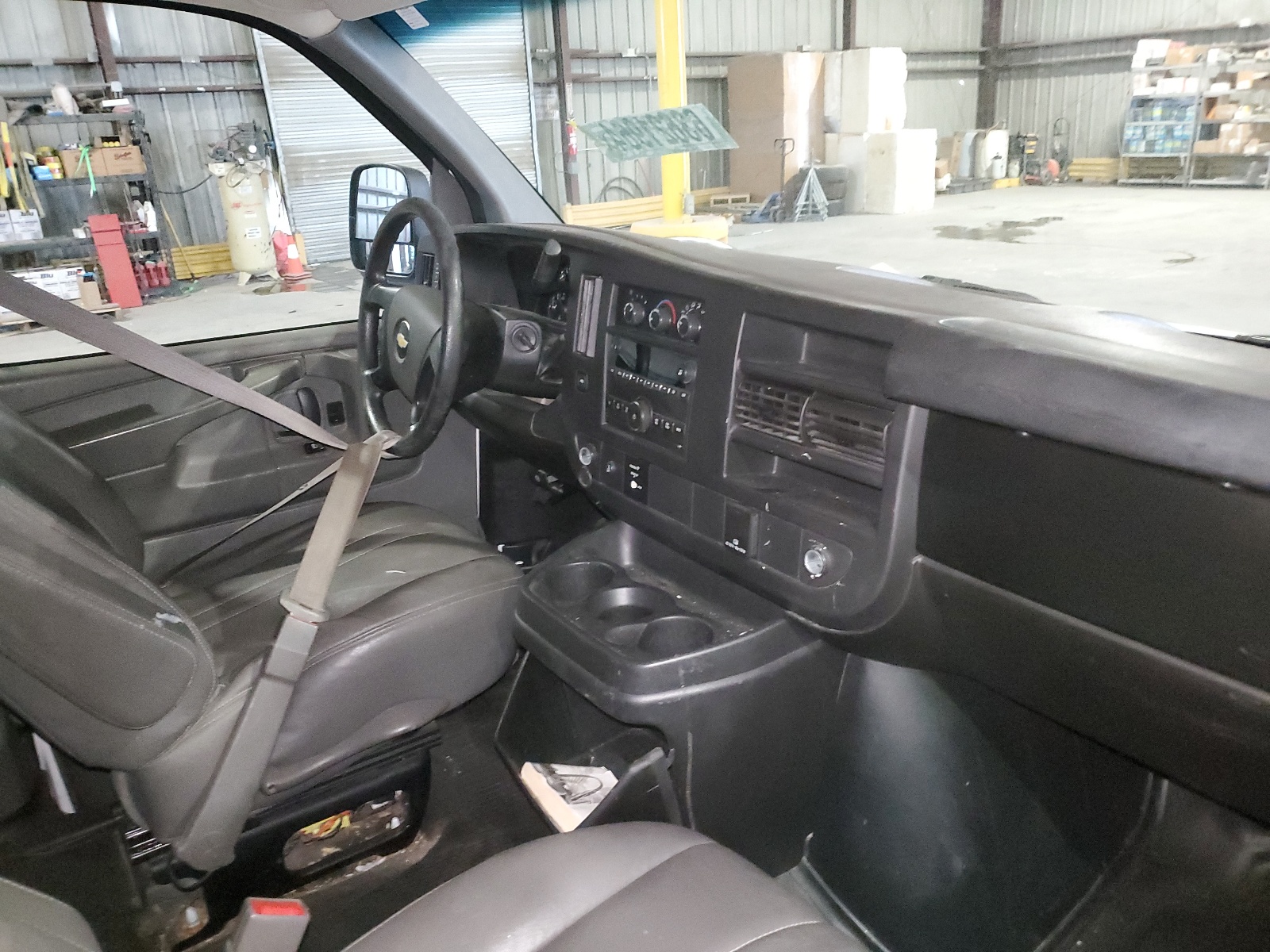 1GCWGFCF7F1256468 2015 Chevrolet Express G2500