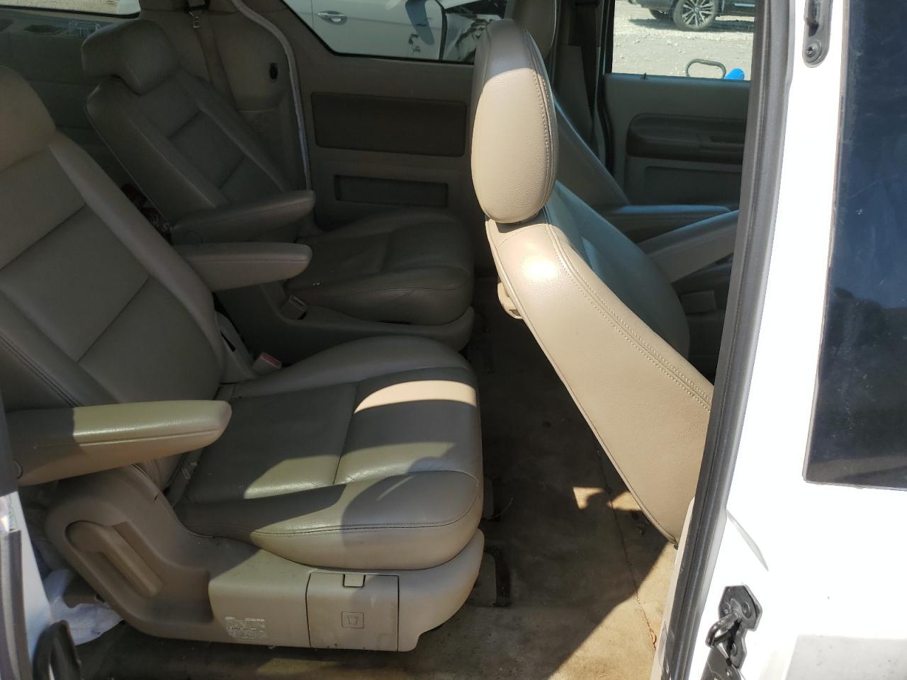 2004 Ford Freestar Limited VIN: 2FMZA58204BA55667 Lot: 65180874