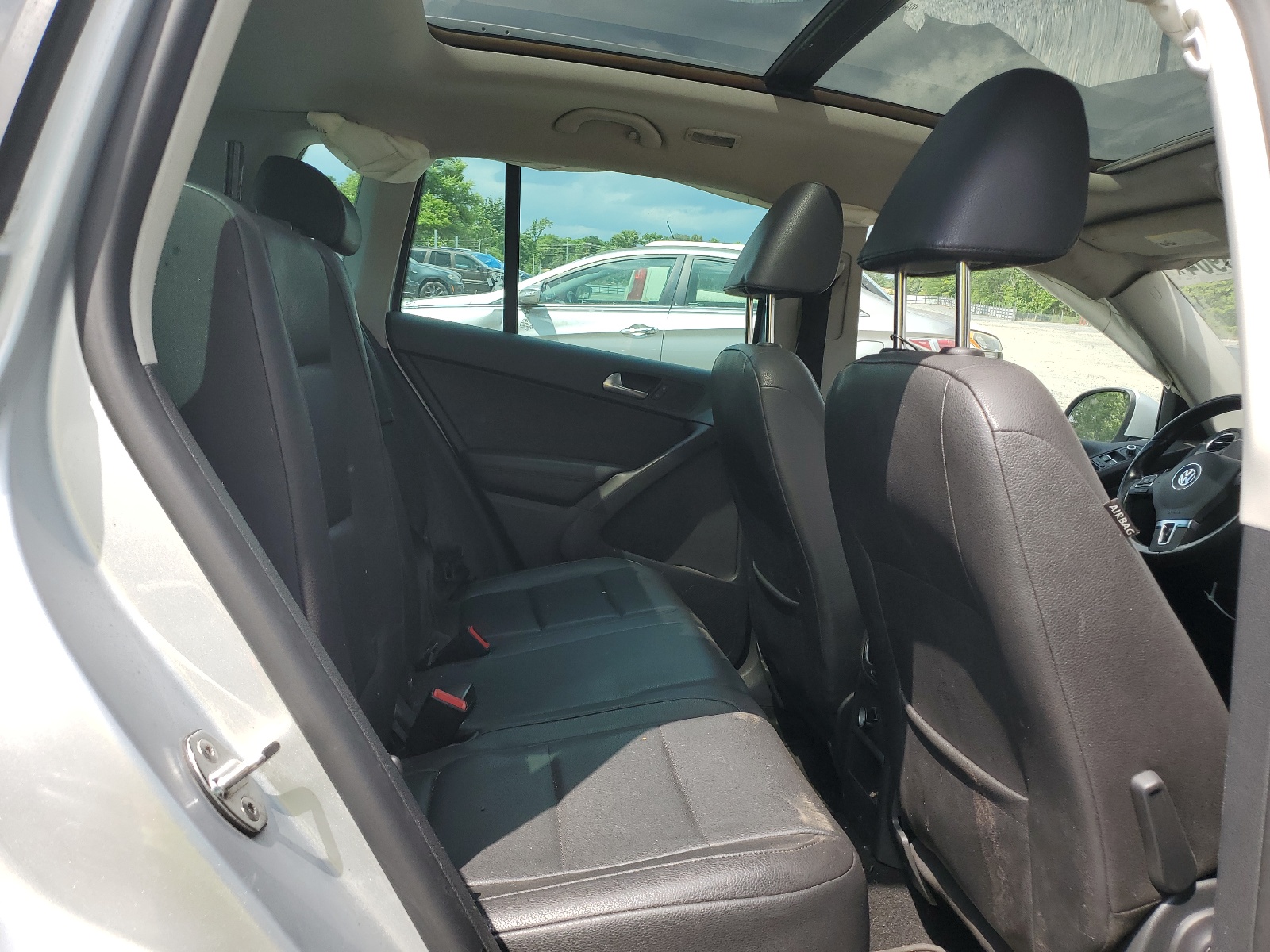 WVGBV7AX1BW552164 2011 Volkswagen Tiguan S