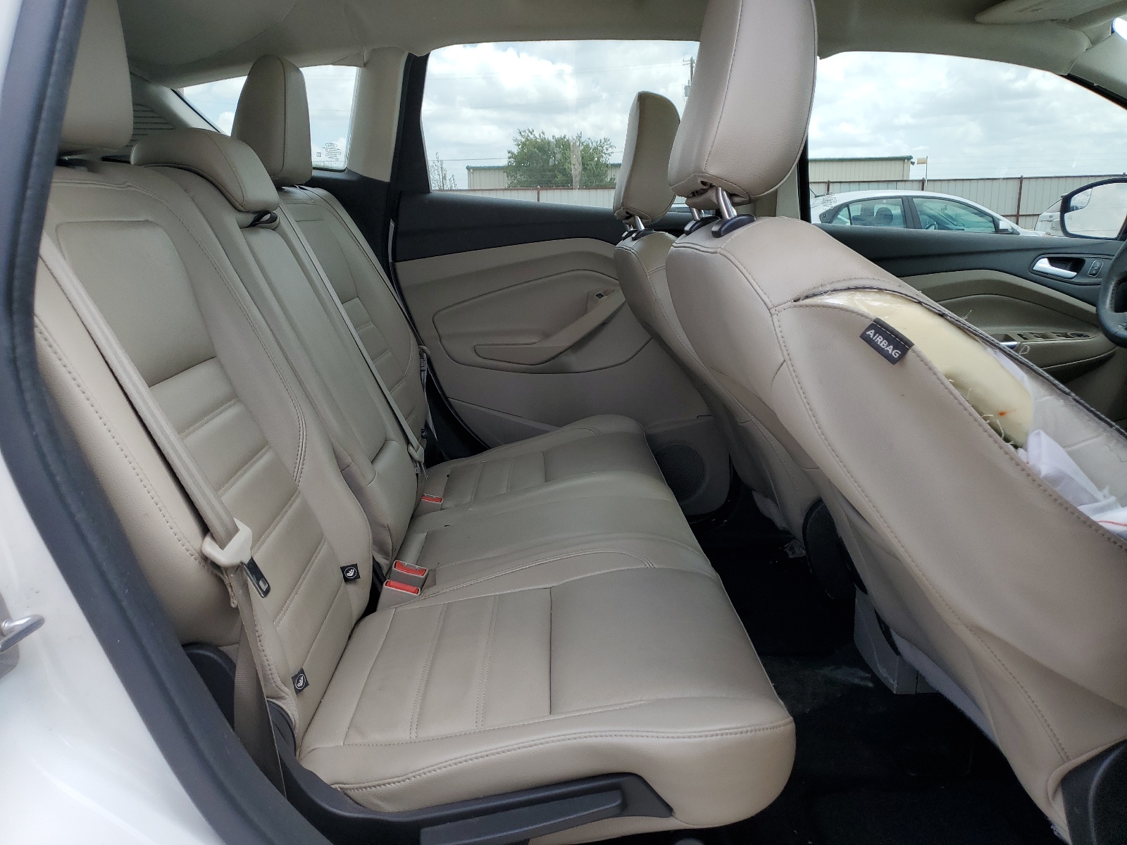 1FADP5AU9JL105492 2018 Ford C-Max Se