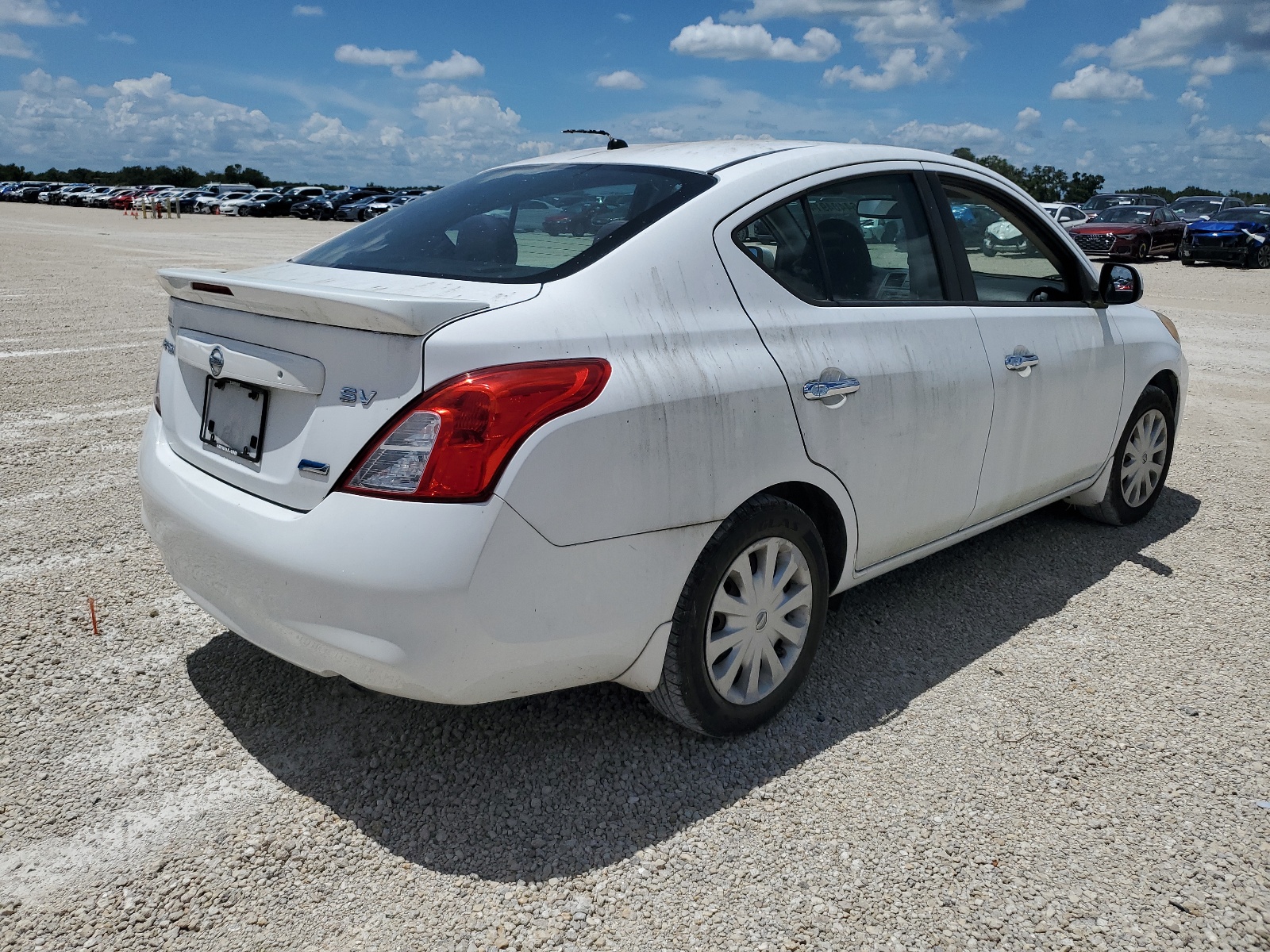 2013 Nissan Versa S vin: 3N1CN7AP5DL829869