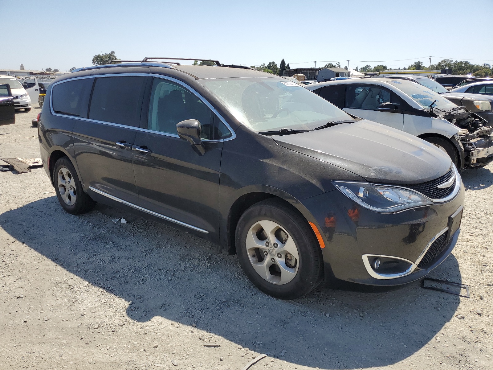 2017 Chrysler Pacifica Touring L Plus vin: 2C4RC1EG3HR633555