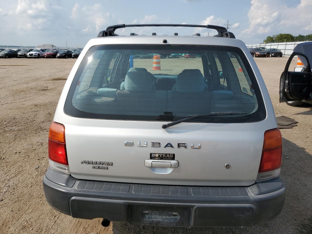 2000 Subaru Forester L VIN: JF1SF6353YH700020 Lot: 64268934