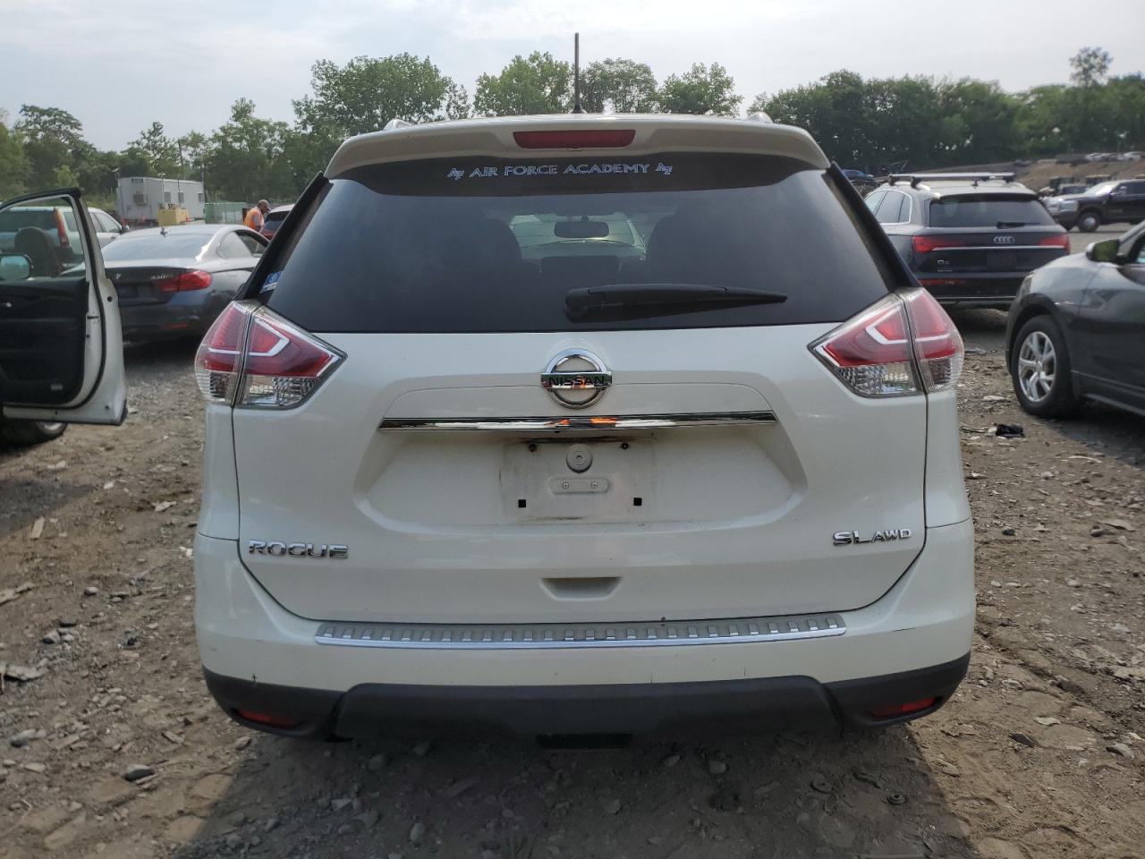 2015 Nissan Rogue S VIN: 5N1AT2MV2FC886774 Lot: 63963244