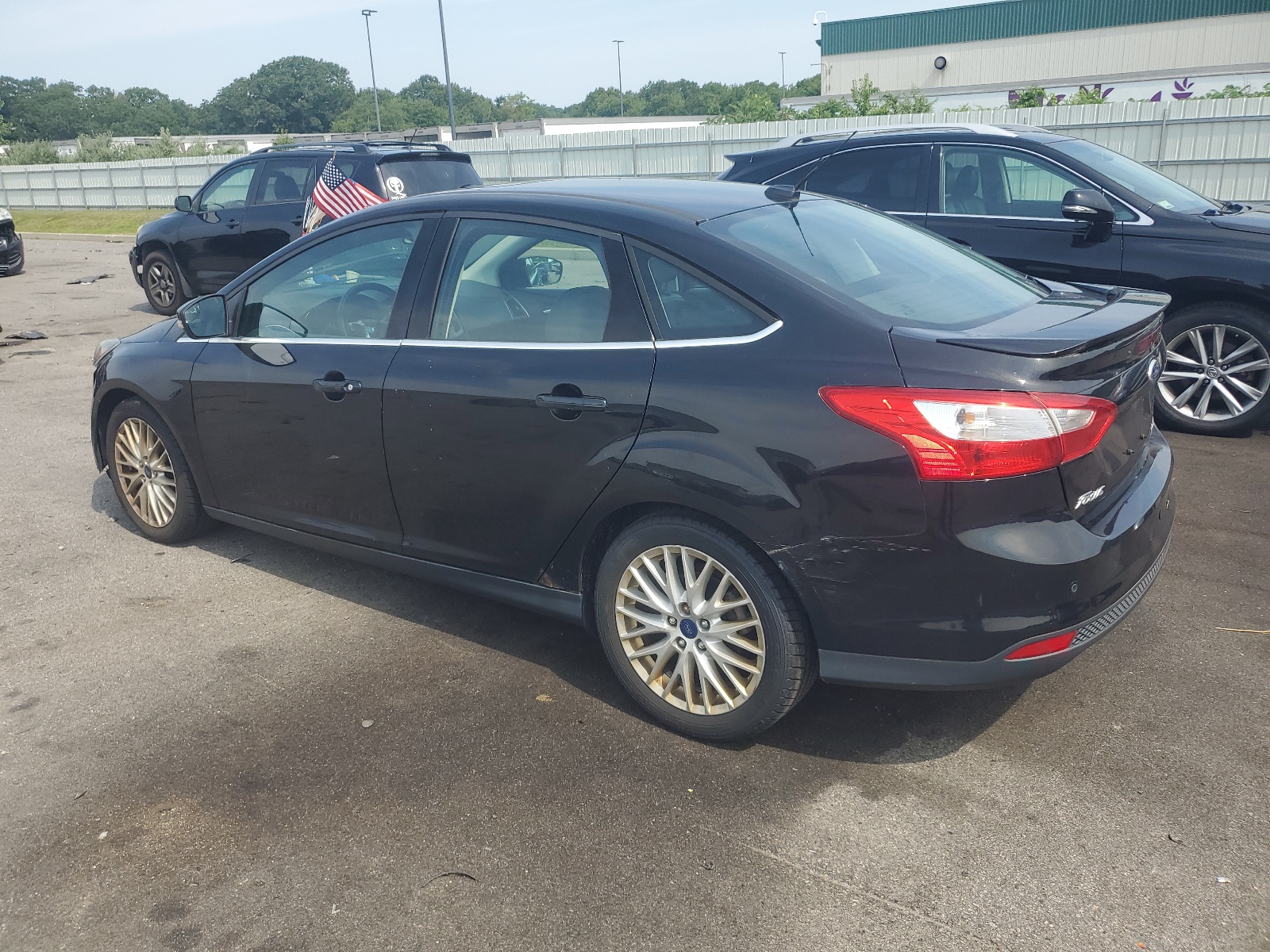 2013 Ford Focus Titanium vin: 1FADP3J26DL343789