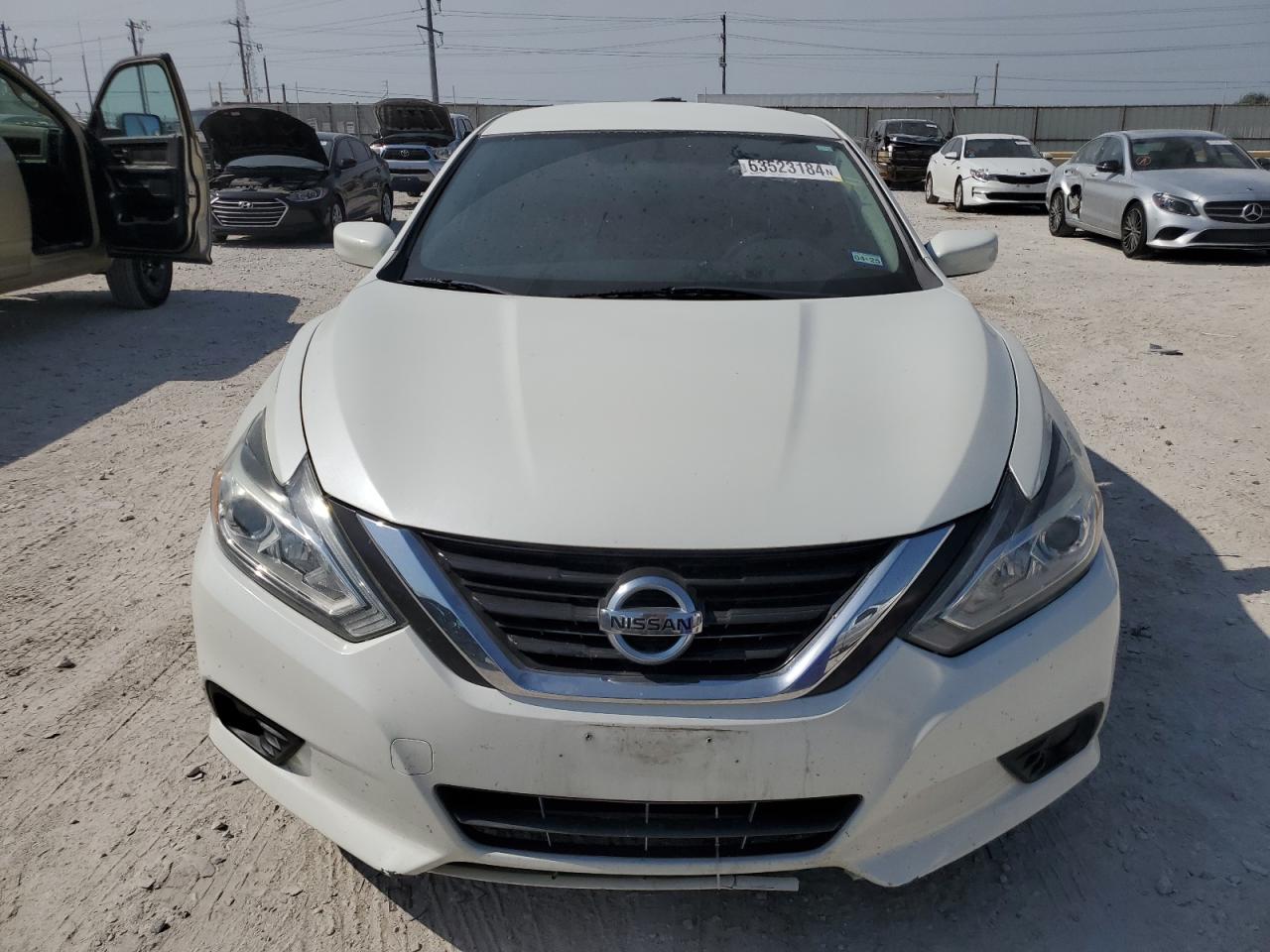 2017 Nissan Altima - Image 5