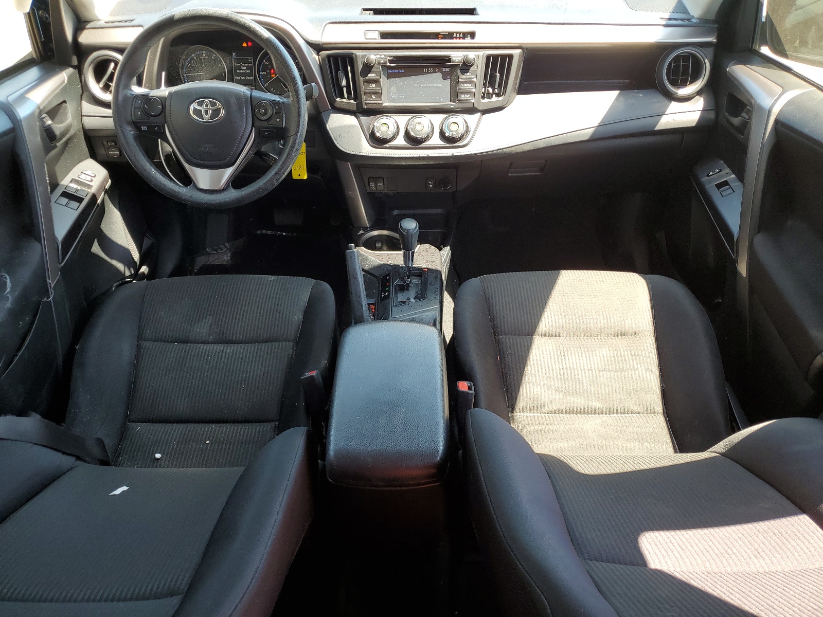 JTMZFREV3HJ102087 2017 Toyota Rav4 Le