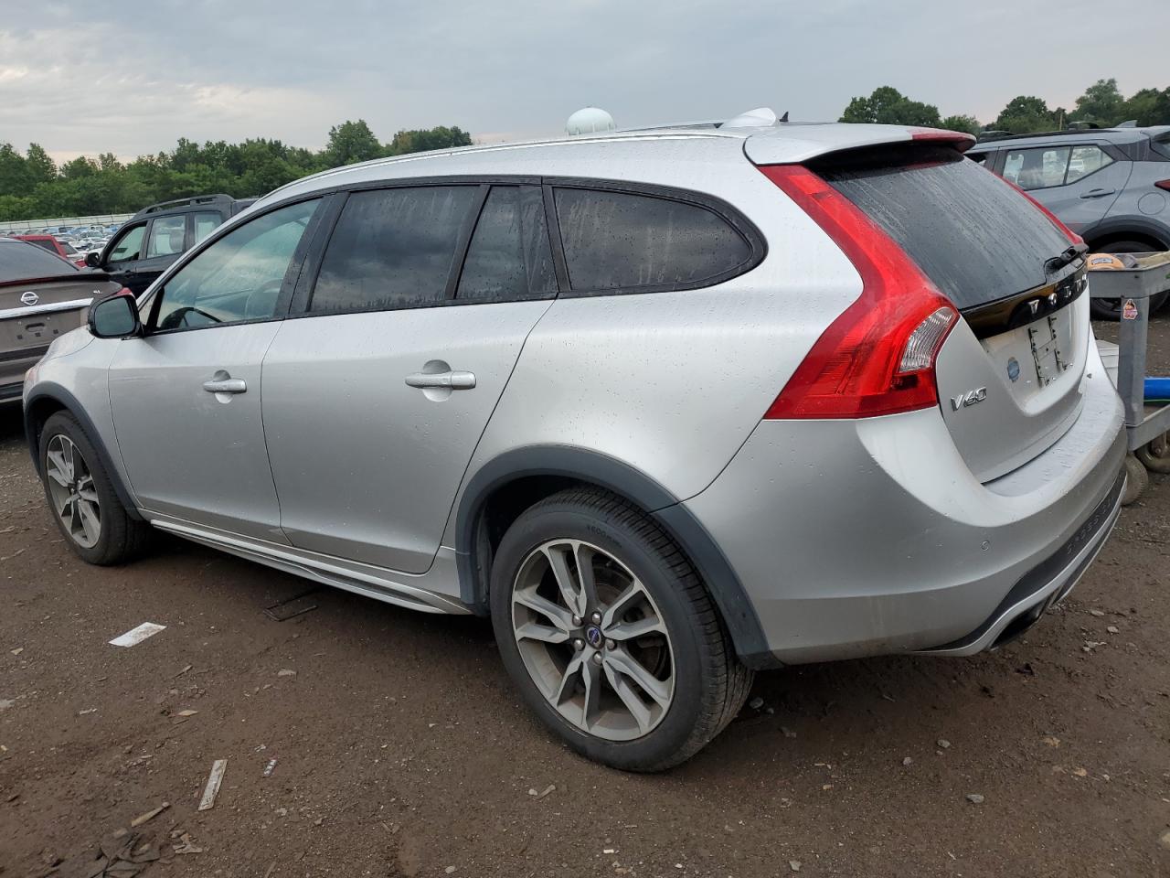 YV4612HK1F1000467 2015 Volvo V60 Cross Country Premier