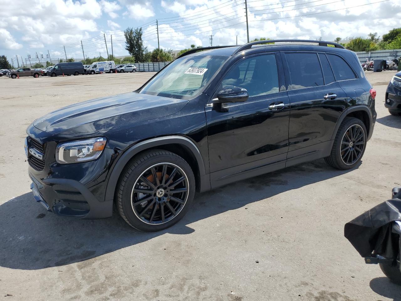 2023 Mercedes-Benz GLB - Image 1