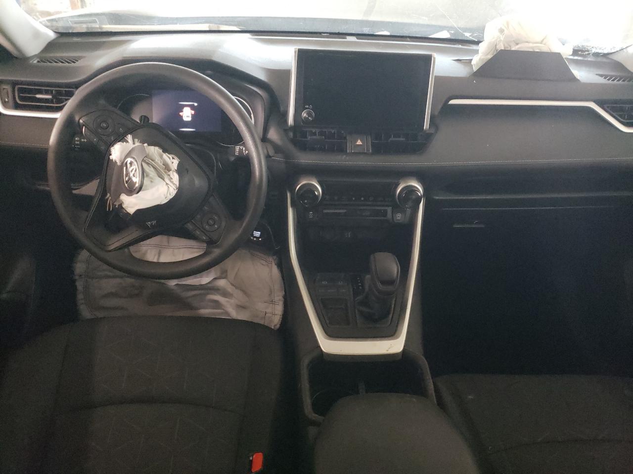 2024 Toyota Rav4 Xle VIN: 2T3W1RFV5RW333589 Lot: 64181914