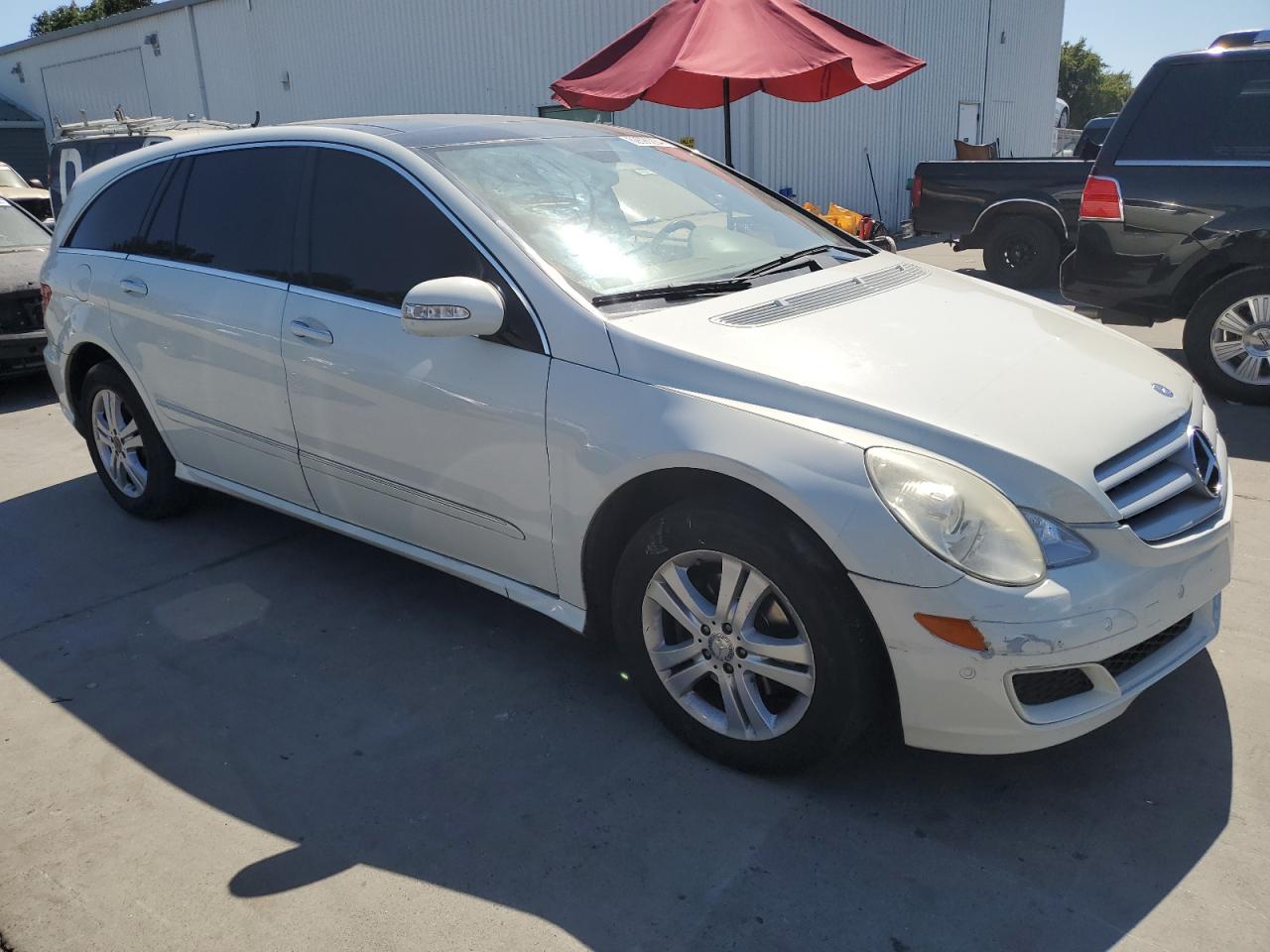 2009 Mercedes-Benz R 350 4Matic VIN: 4JGCB65E99A092632 Lot: 62696204