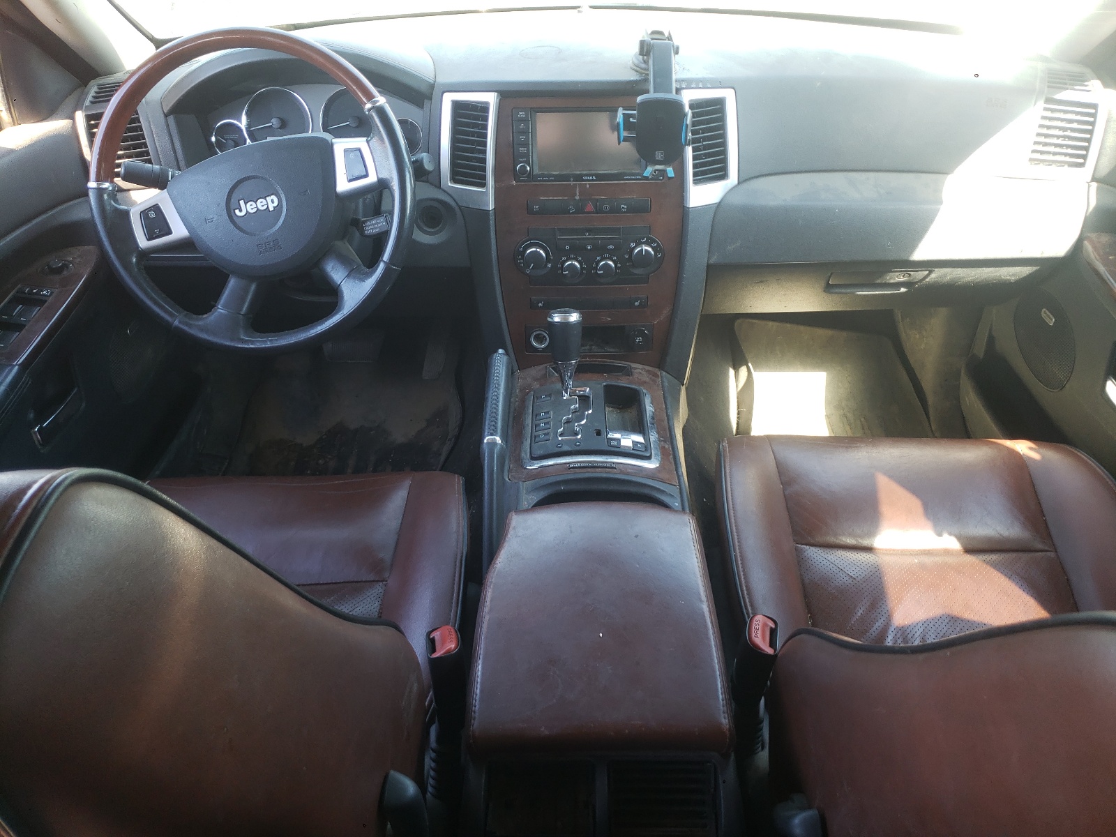 1J8HR68M48C504945 2008 Jeep Grand Cherokee Overland